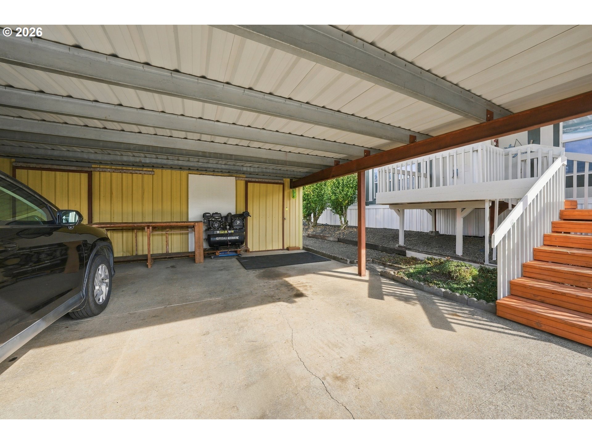 208 Zachary Dr Property Photo 4