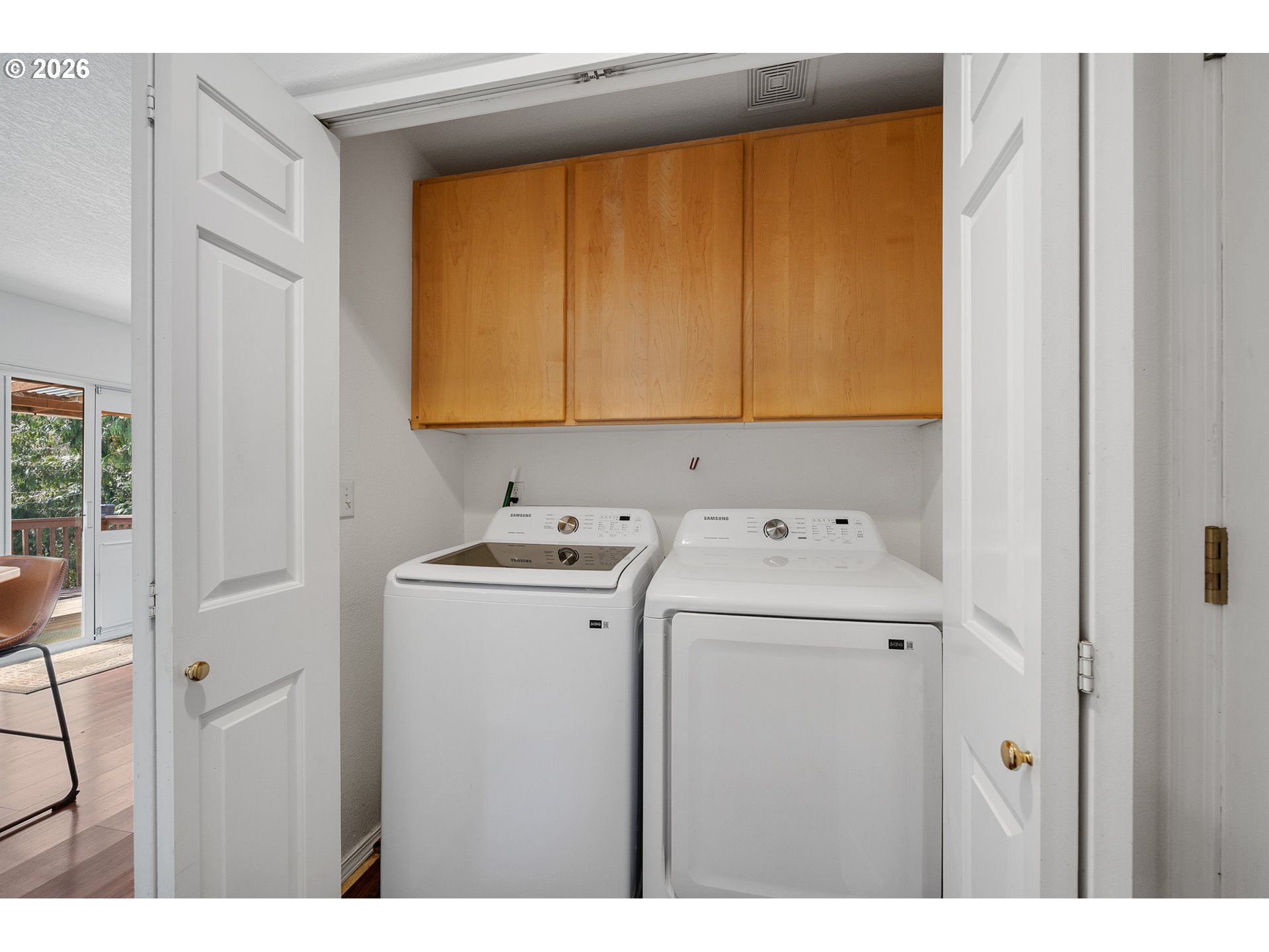 6455 Main St Property Photo 7