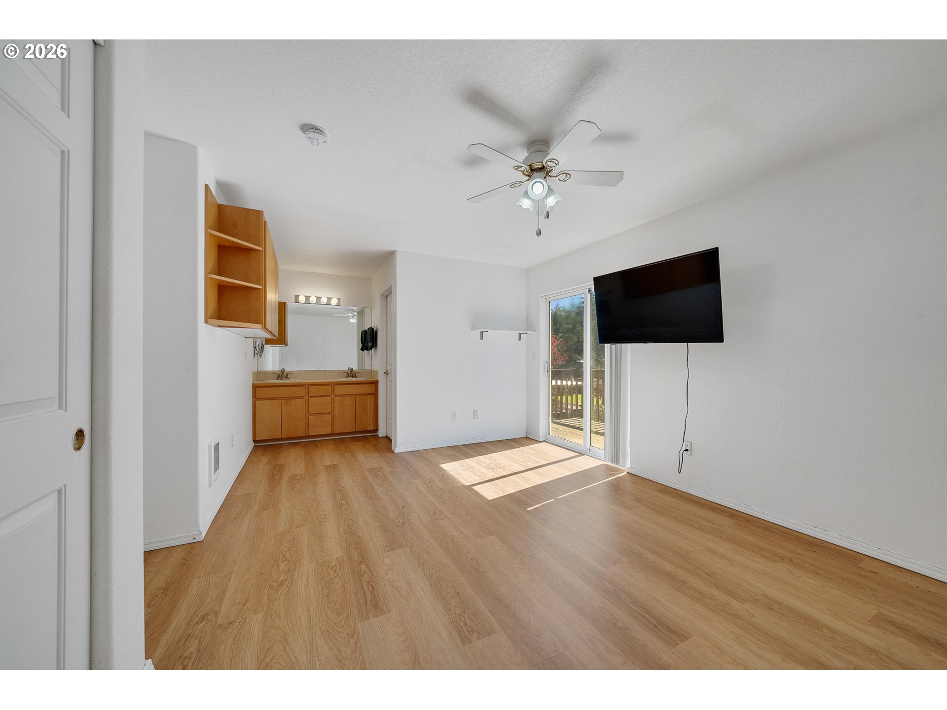 6455 Main St Property Photo 18