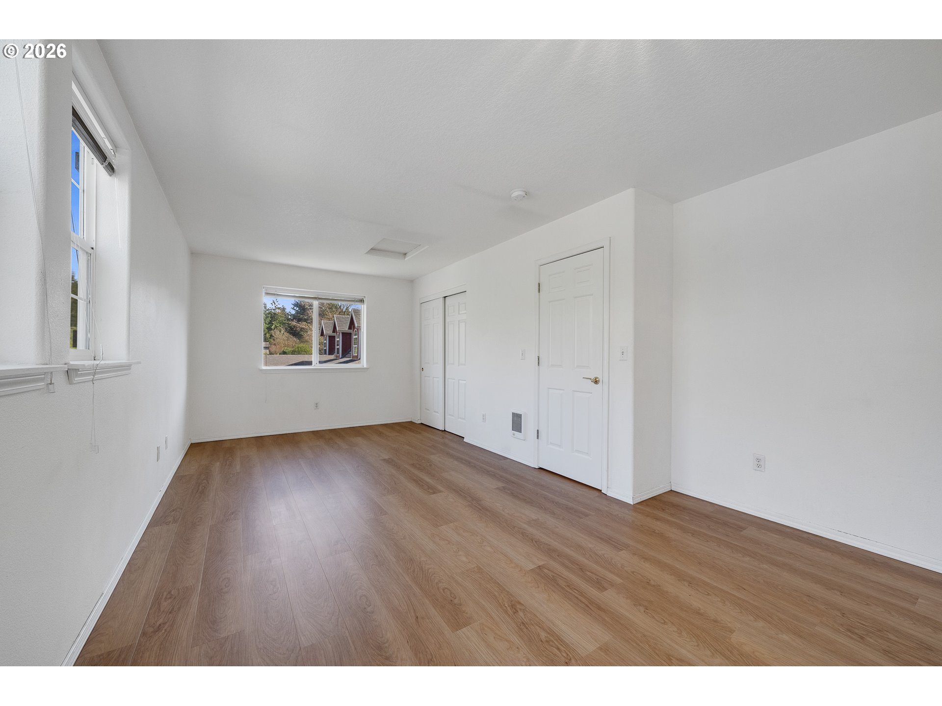 6455 Main St Property Photo 22