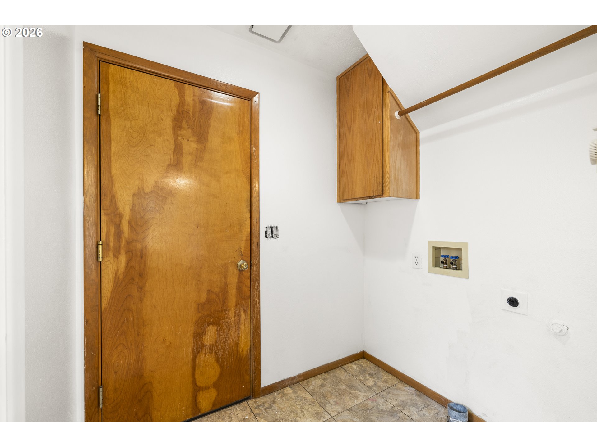 270 Martin Way S Property Photo 10