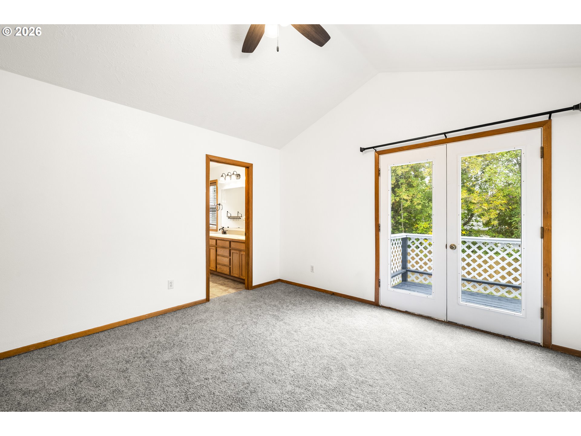 270 Martin Way S Property Photo 15