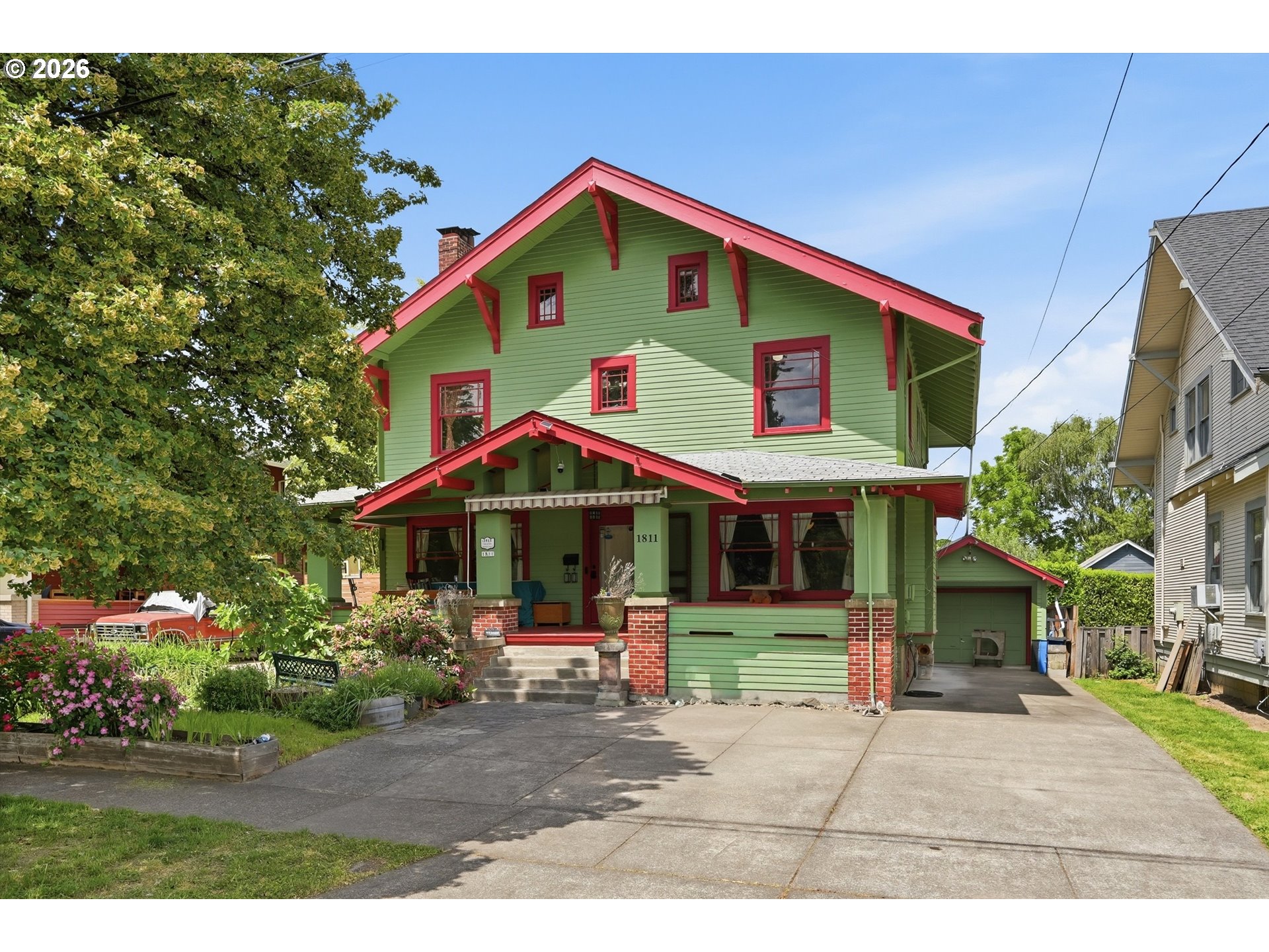 1811 21st Ave Property Photo 1