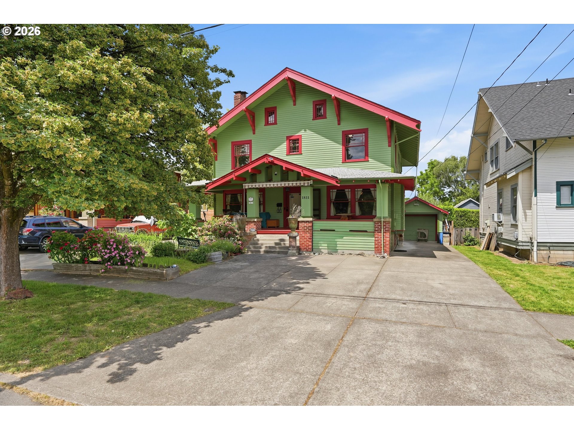 1811 21st Ave Property Photo 2