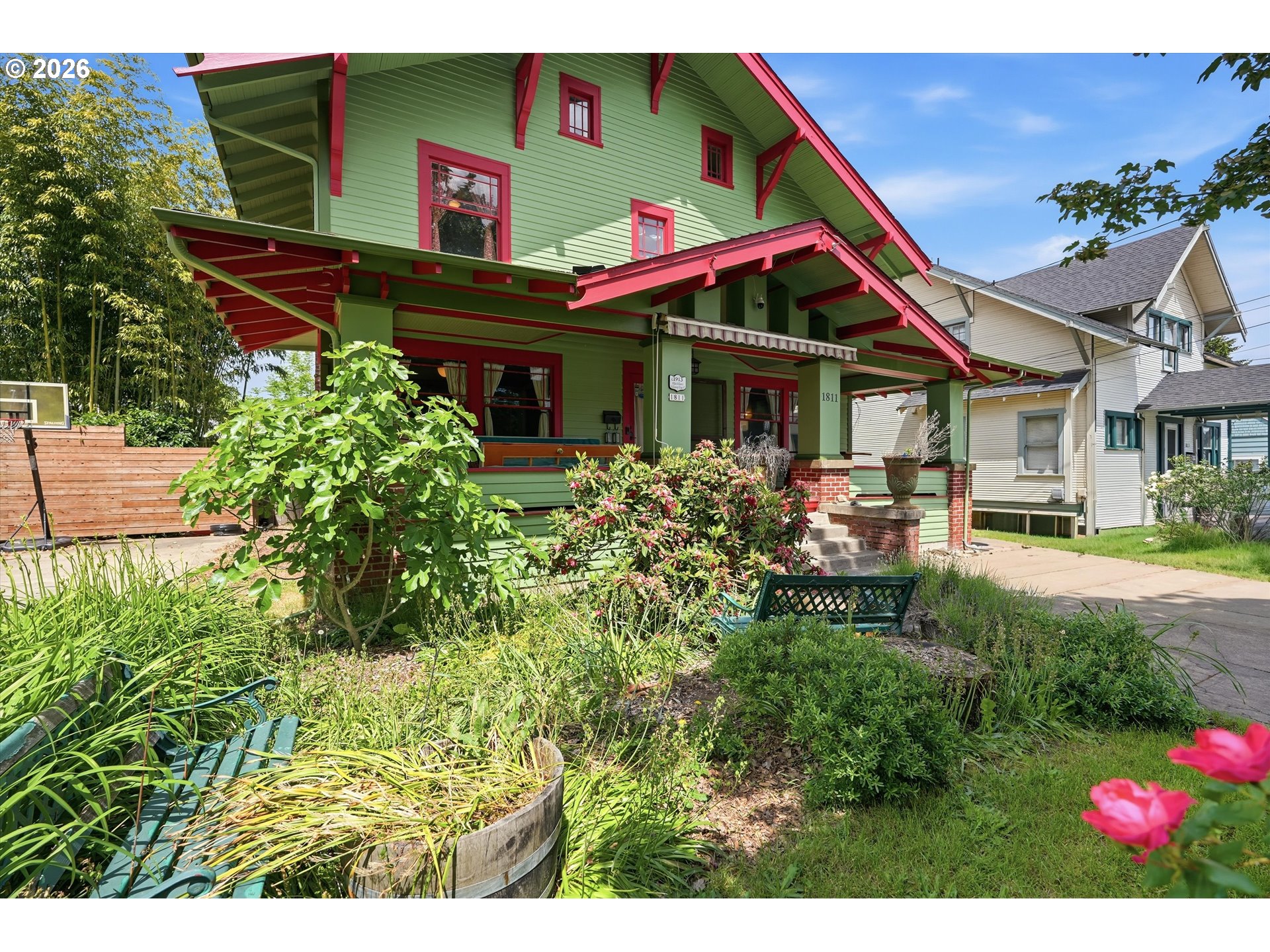 1811 21st Ave Property Photo 4