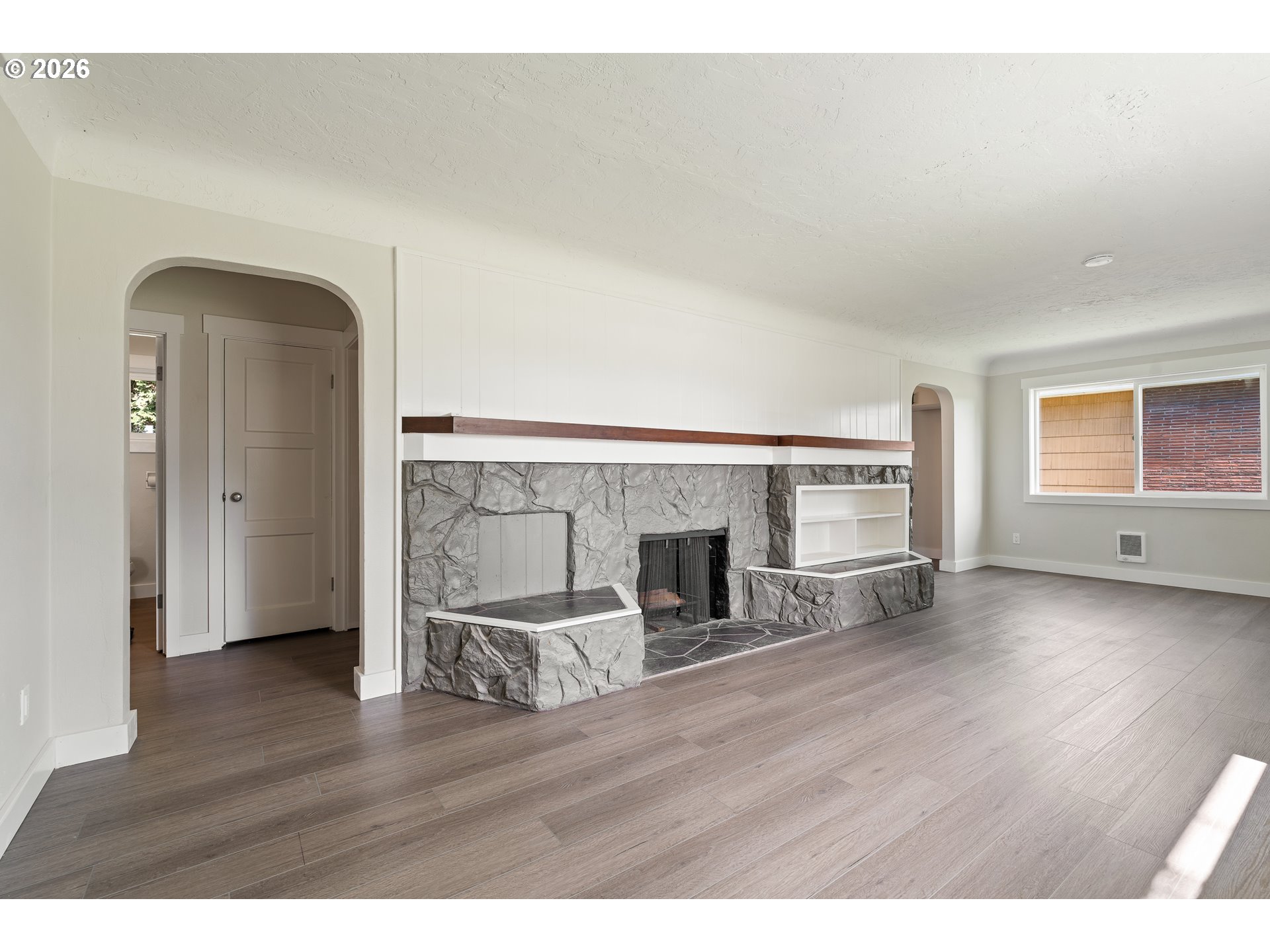 1811 15th Ave Property Photo 2