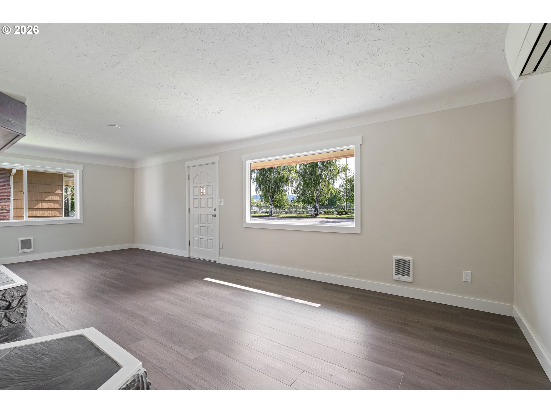 1811 15th Ave Property Photo 3