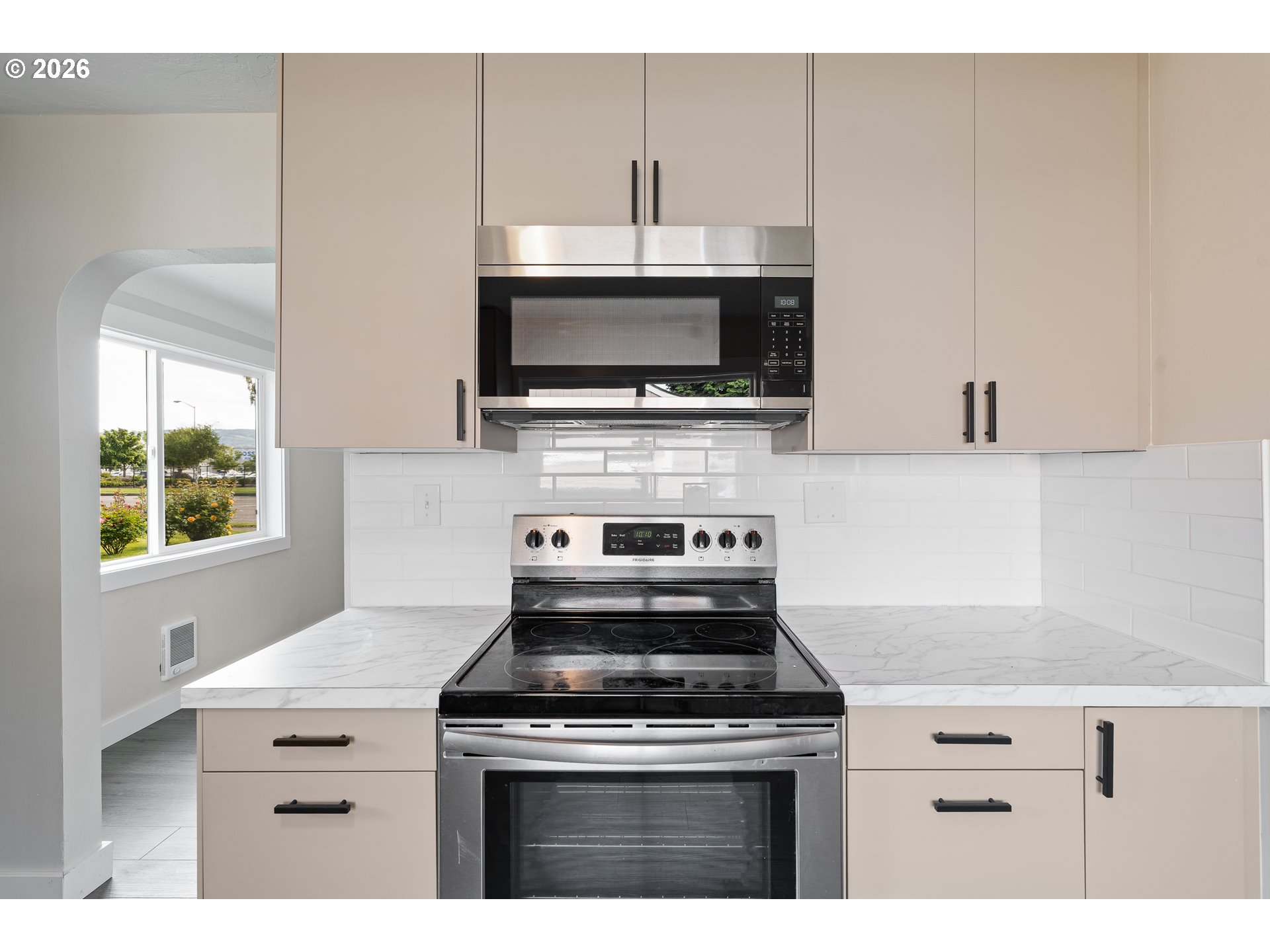 1811 15th Ave Property Photo 5
