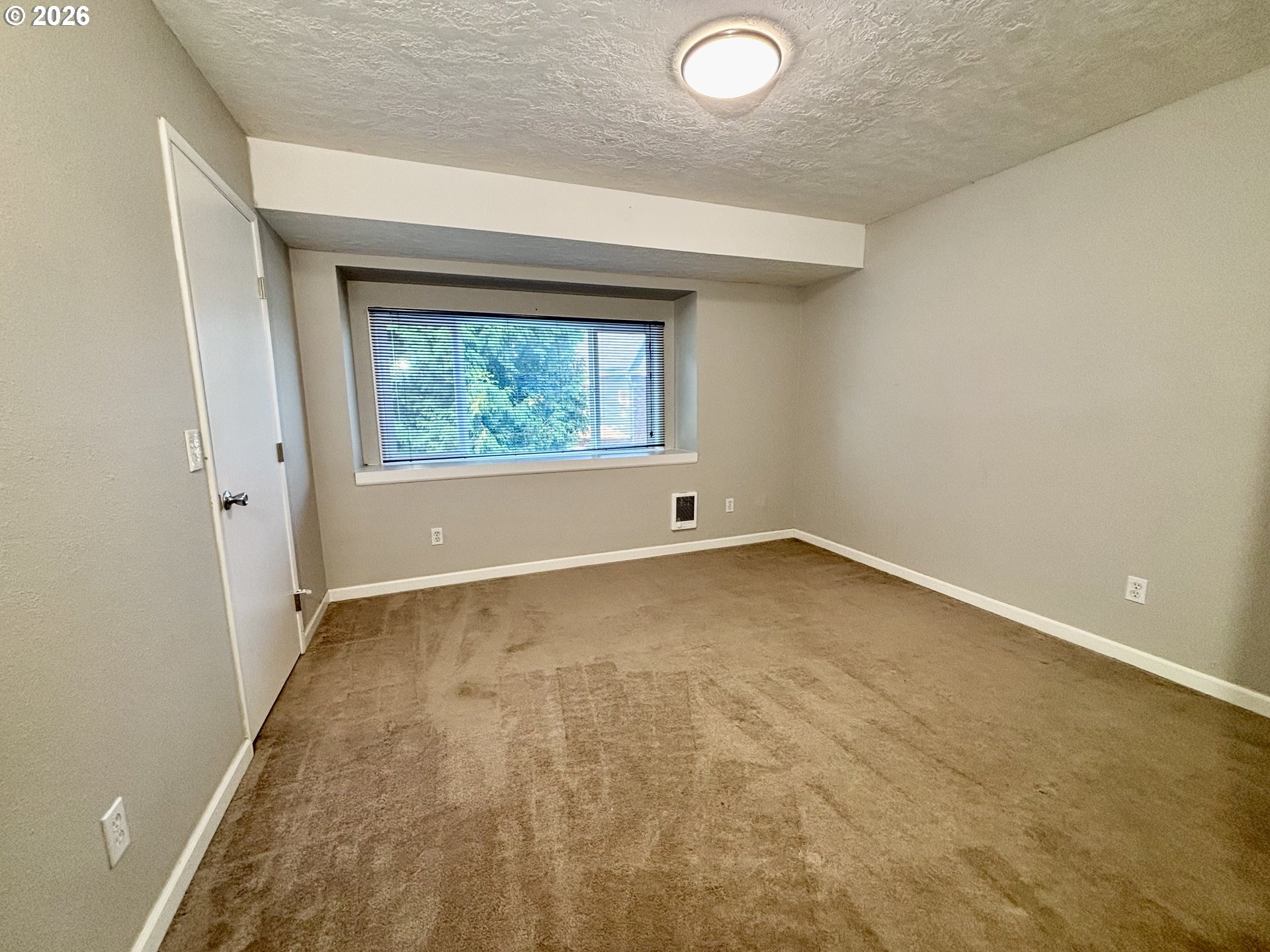 2058 Ne Hogan Dr Property Photo 16
