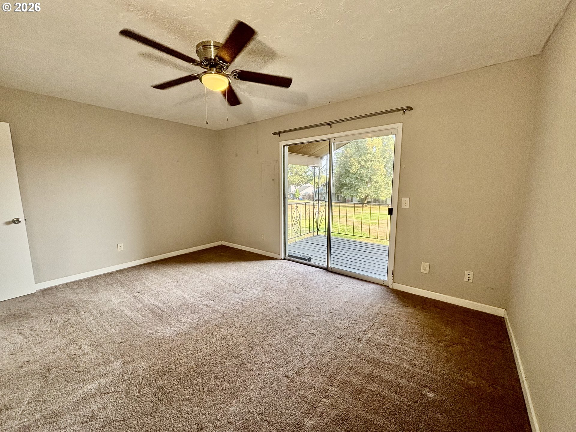 2058 Ne Hogan Dr Property Photo 23