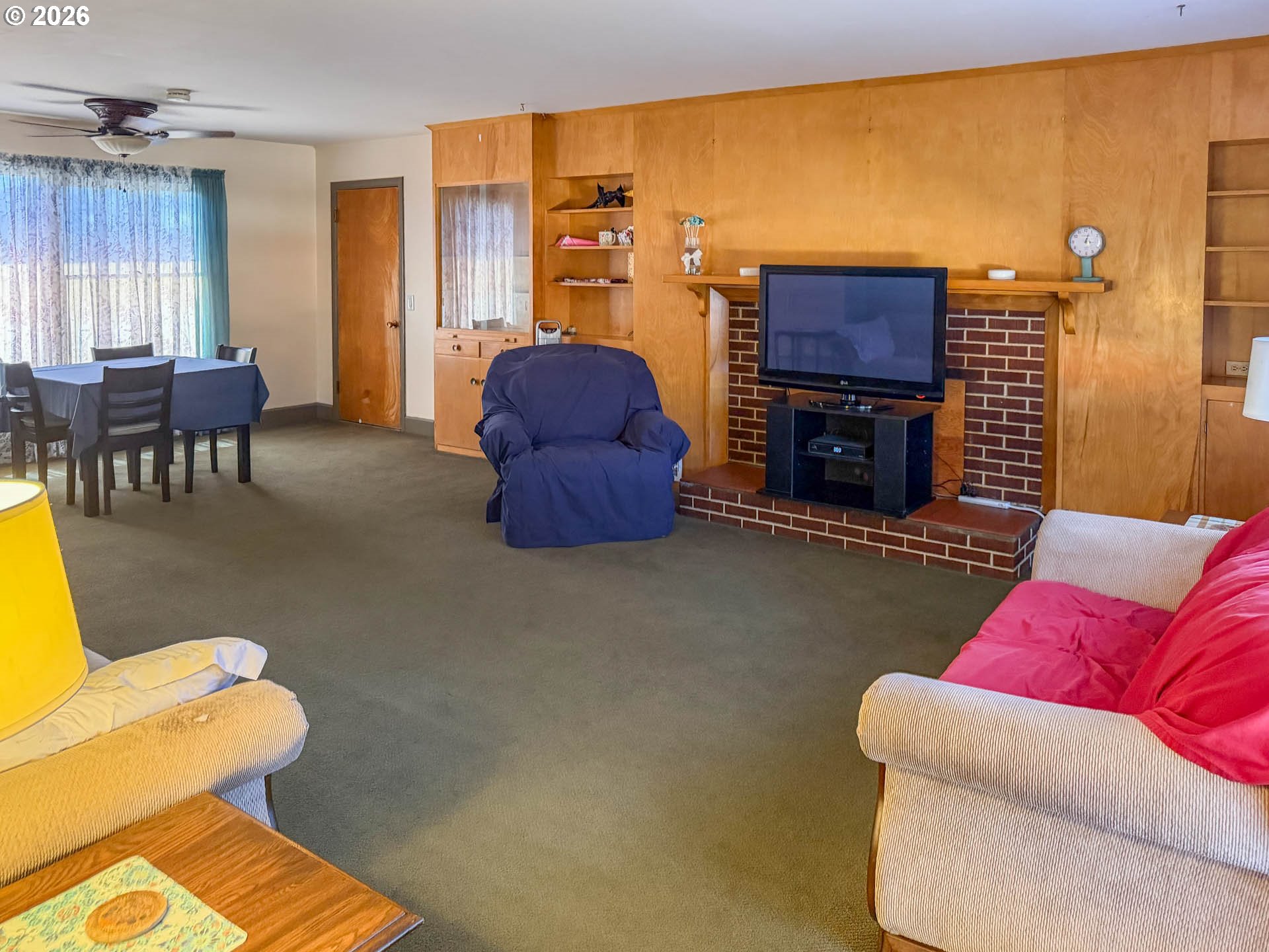 212 Park St Property Photo 6