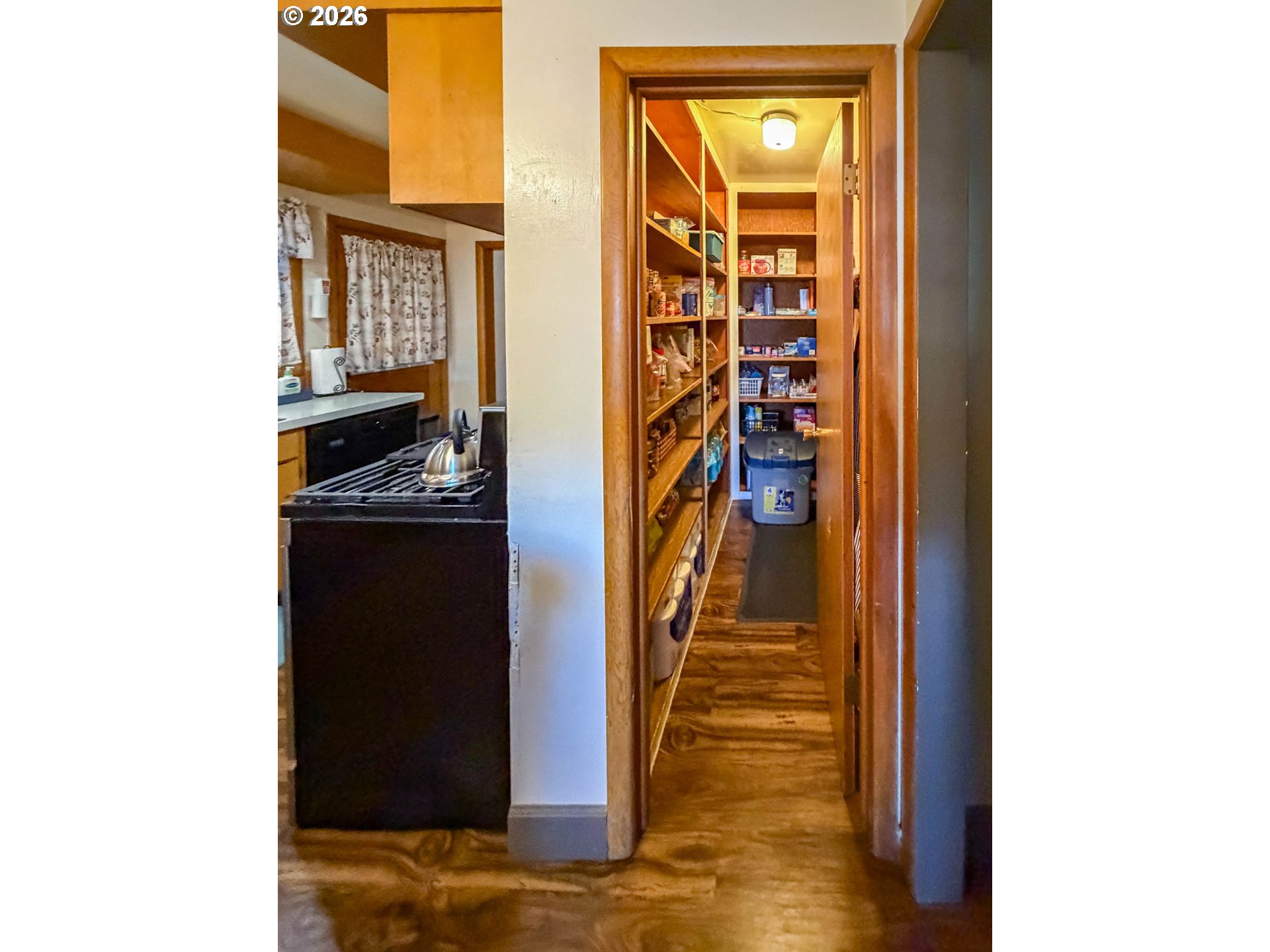 212 Park St Property Photo 9