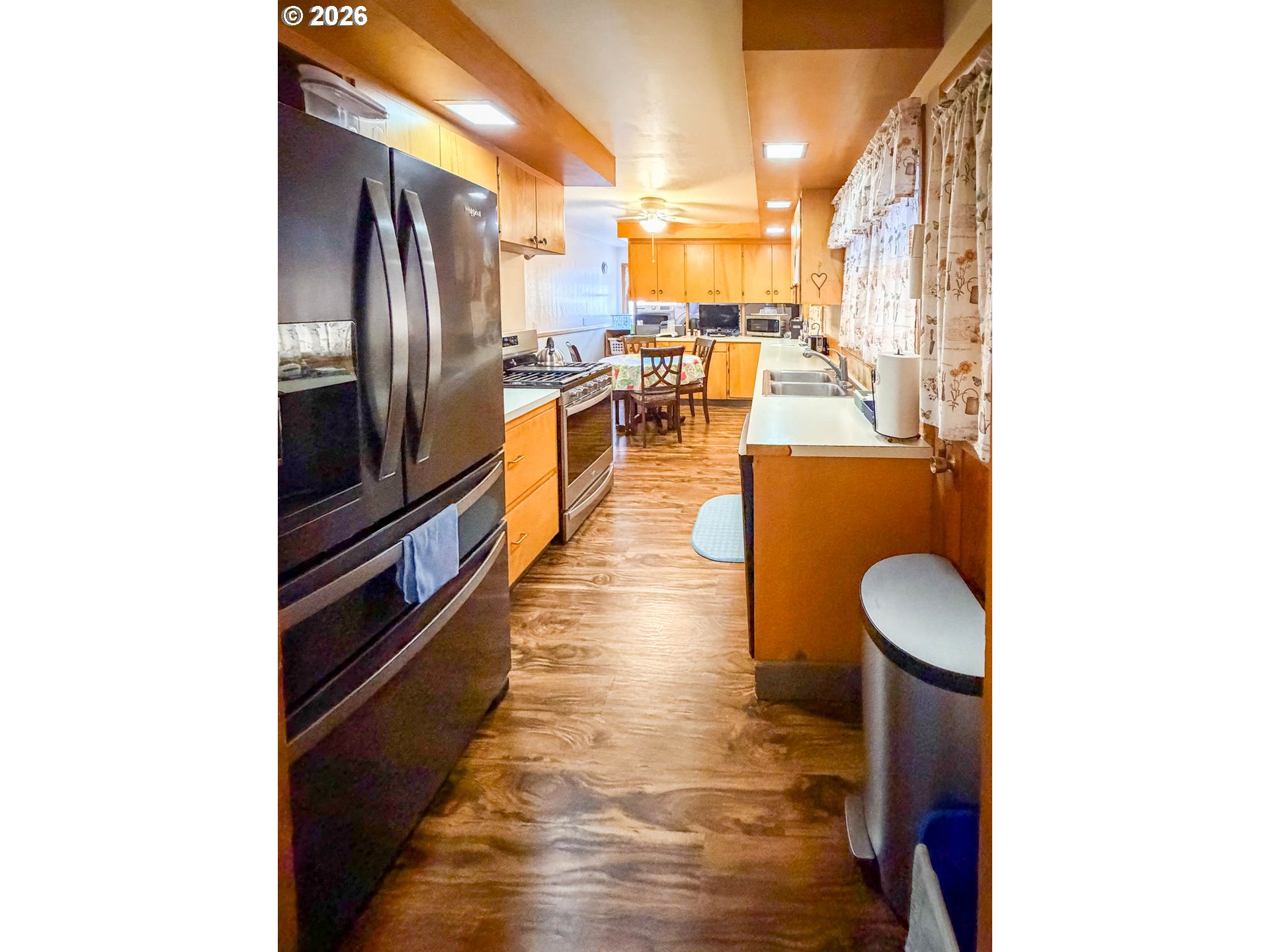 212 Park St Property Photo 10
