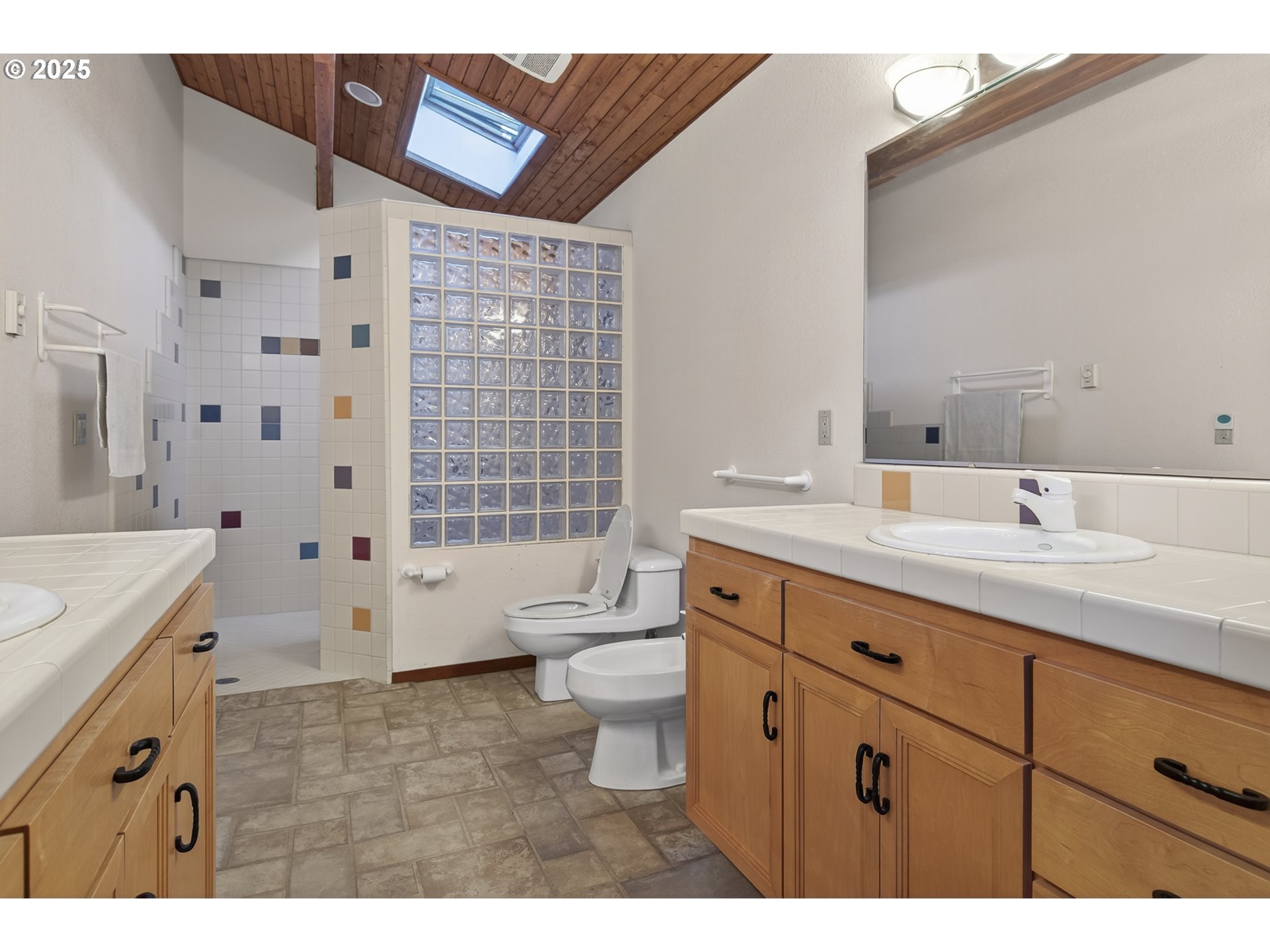880 Jewel Dr Property Photo 19