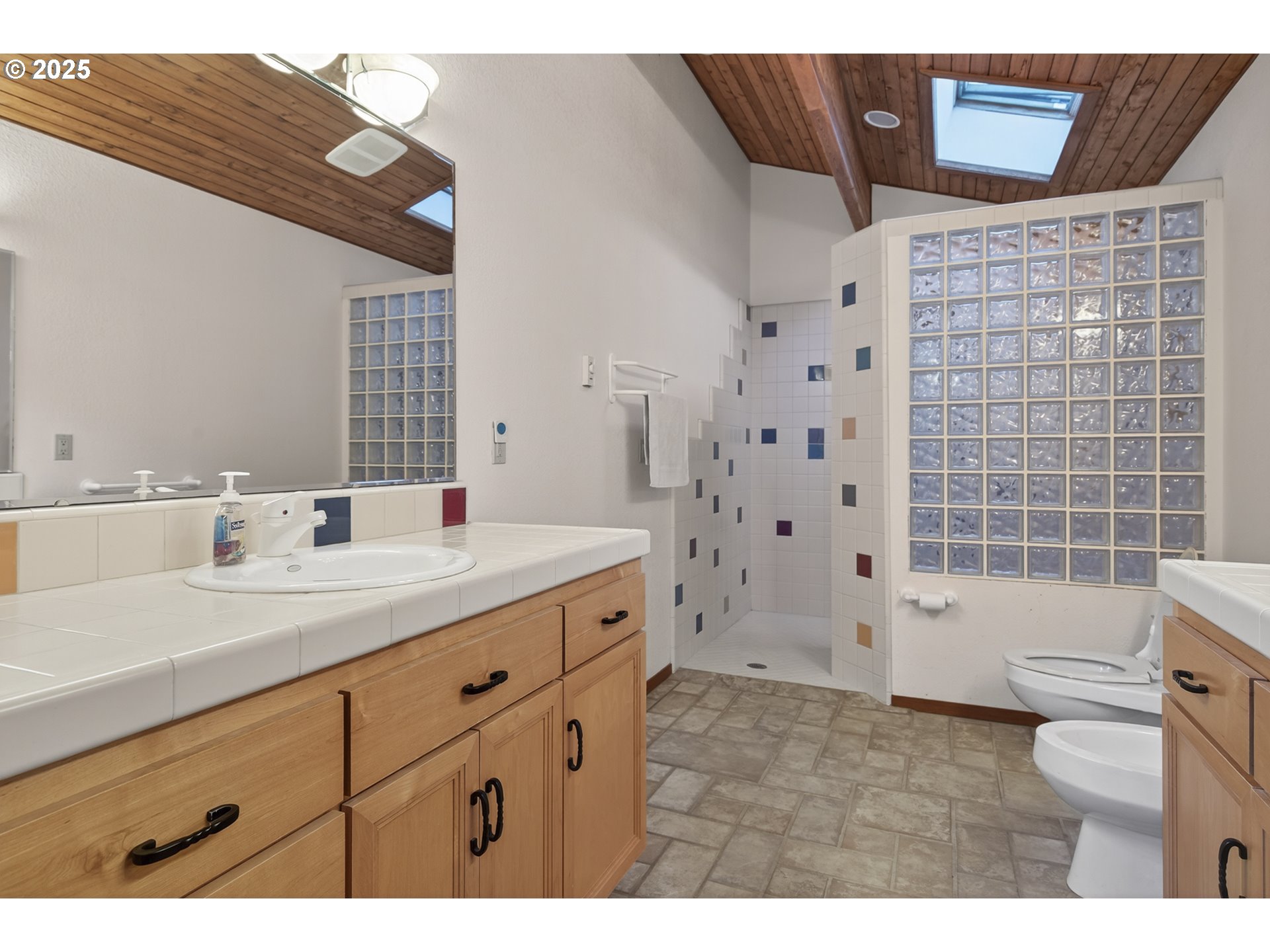 880 Jewel Dr Property Photo 20