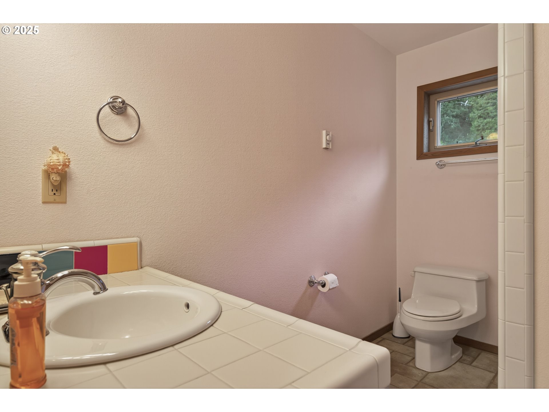 880 Jewel Dr Property Photo 26
