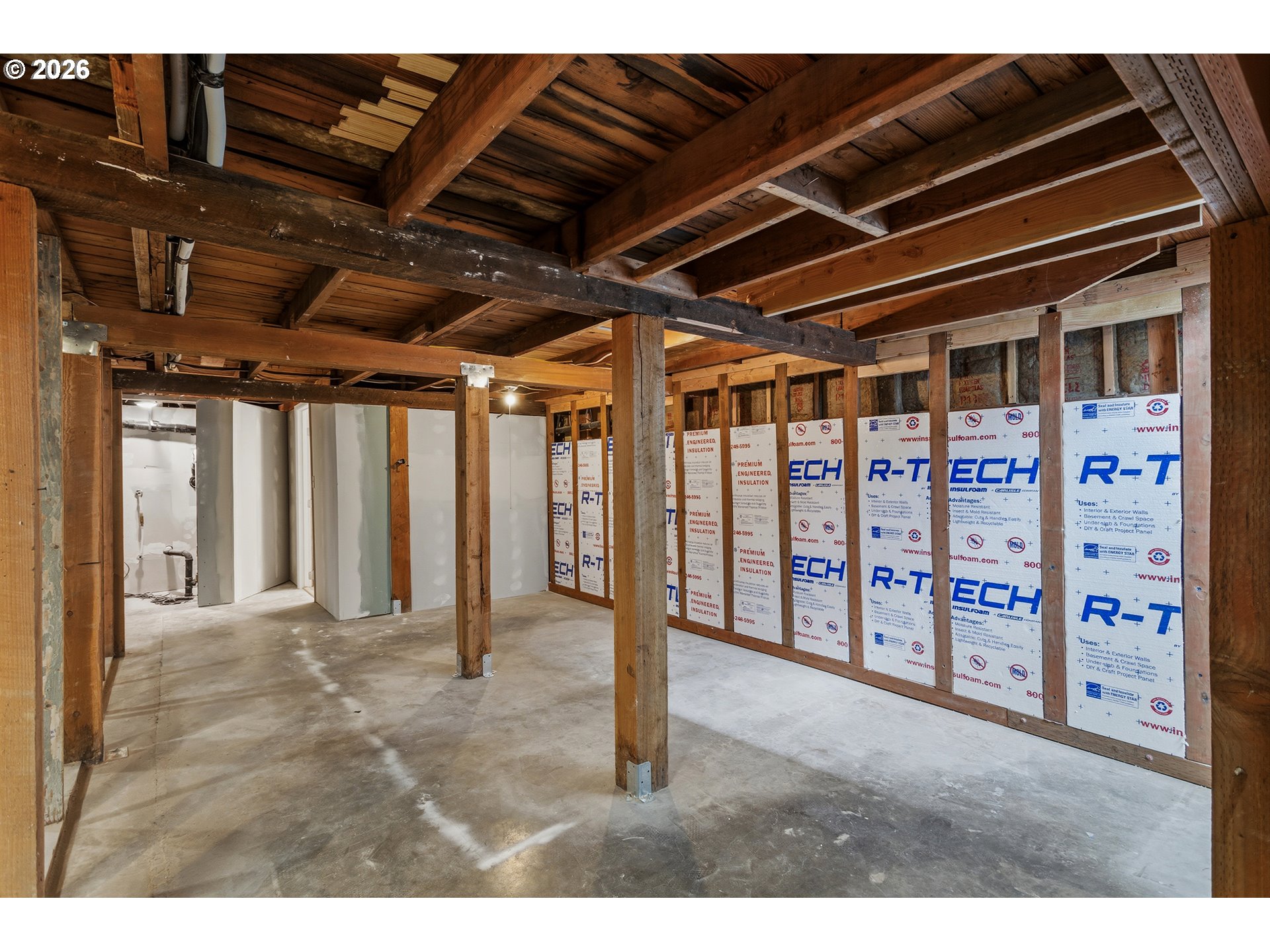 998 1st Ave Property Photo 17