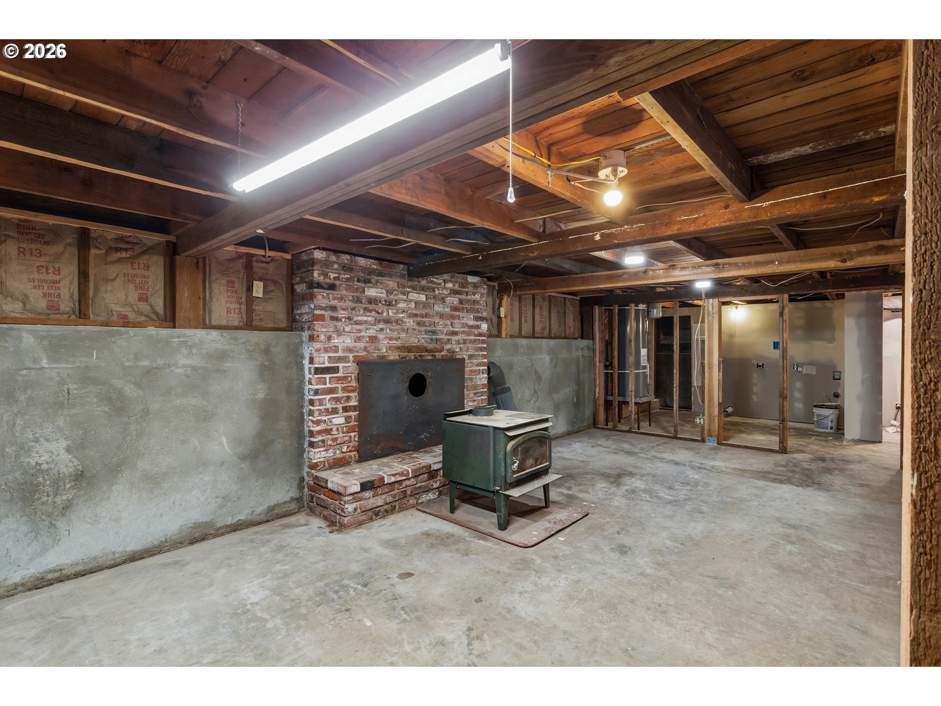 998 1st Ave Property Photo 18