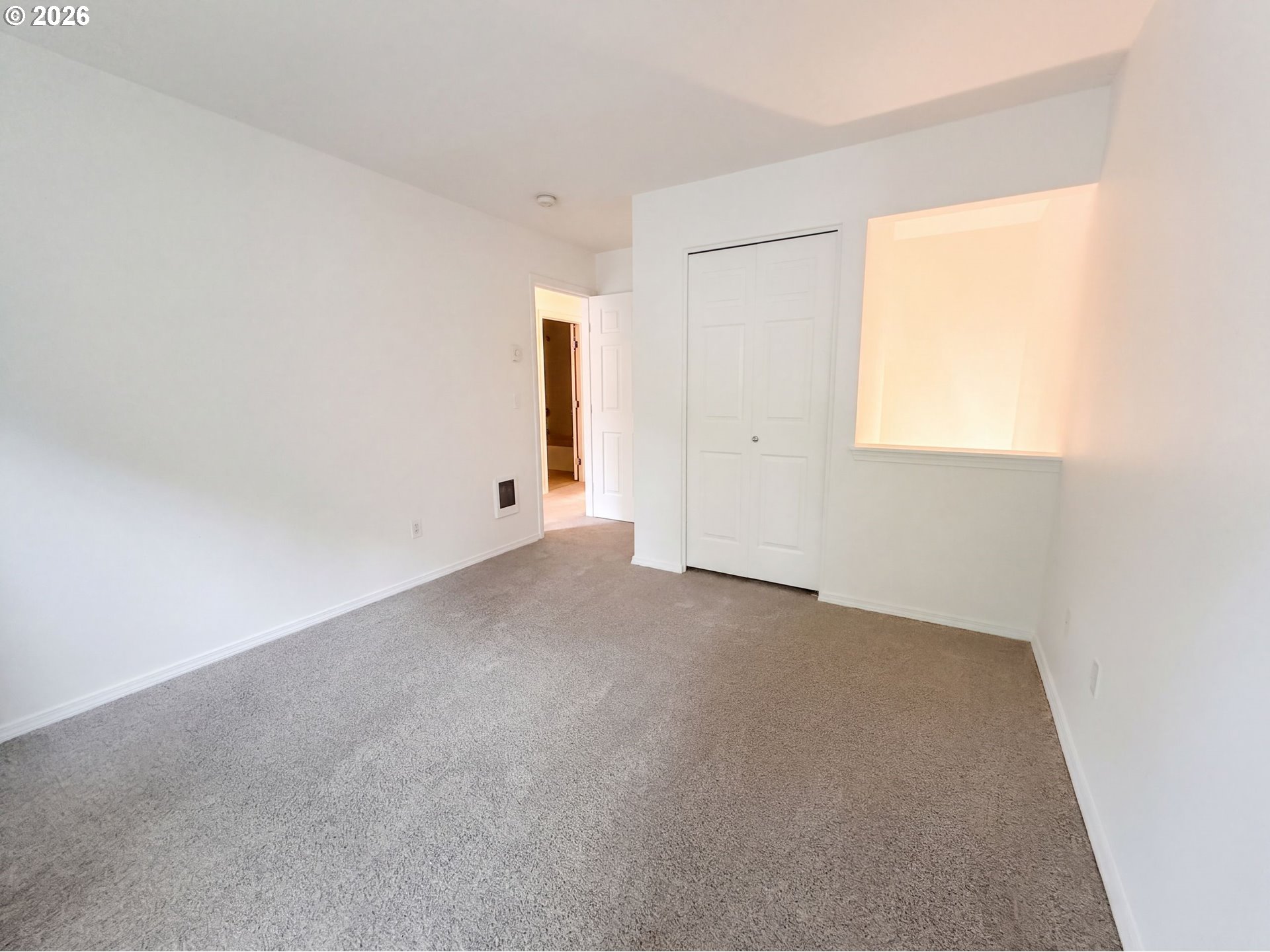 546 Ne Knott St Property Photo 8