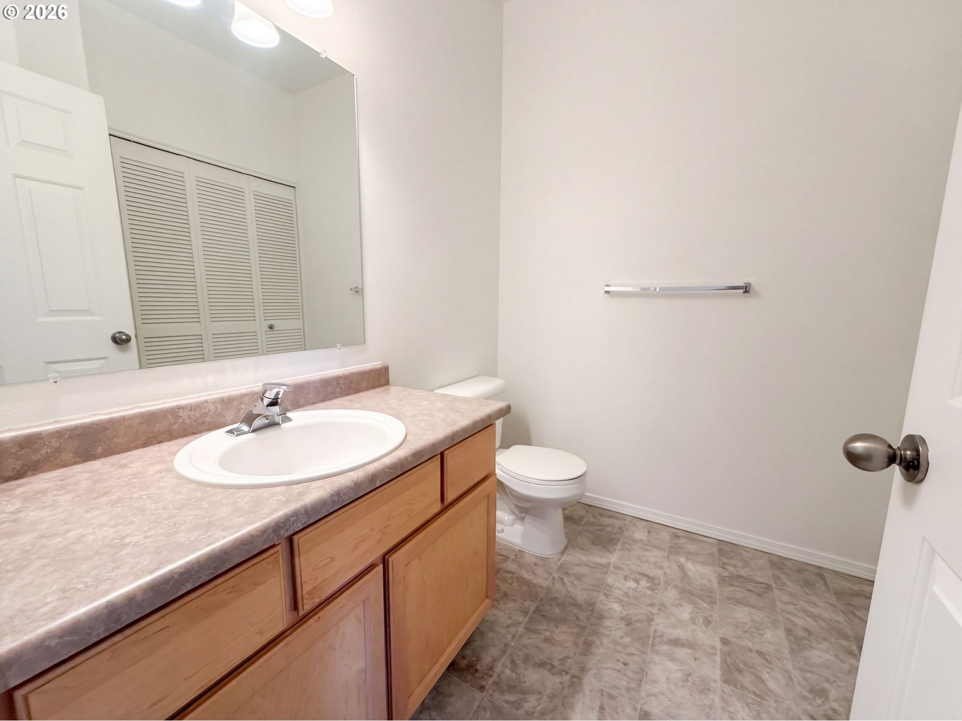 546 Ne Knott St Property Photo 12