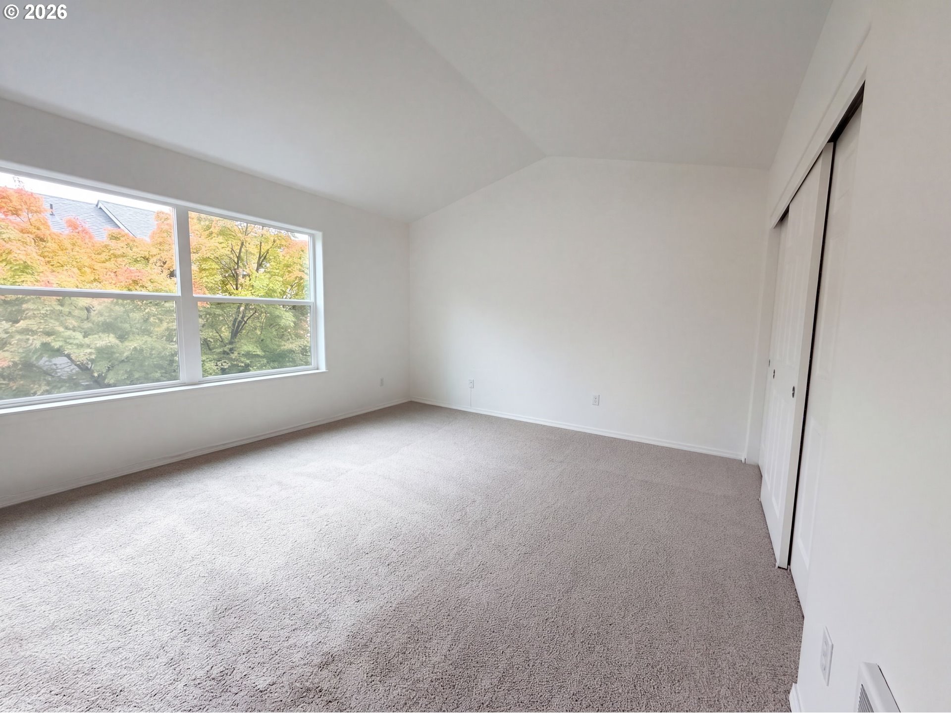 546 Ne Knott St Property Photo 18
