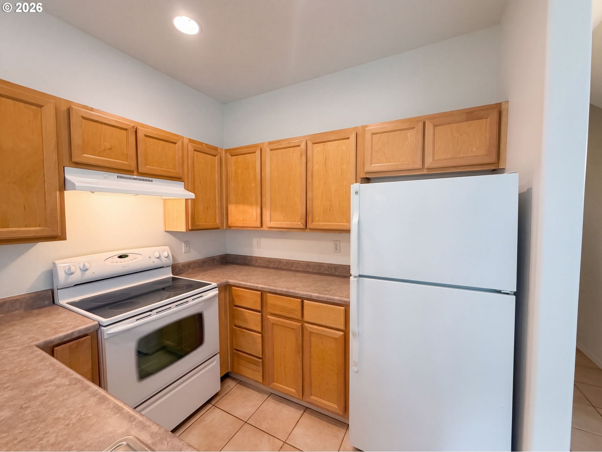 546 Ne Knott St Property Photo 19