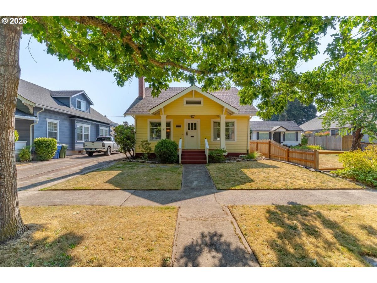 1970 Maple Ave Ne Property Photo 1