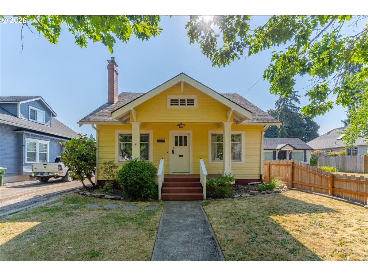 1970 Maple Ave Ne Property Photo 2