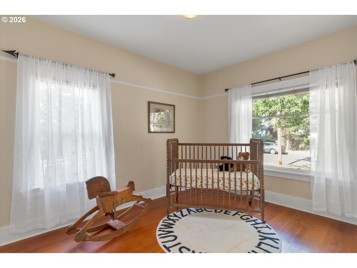1970 Maple Ave Ne Property Photo 8
