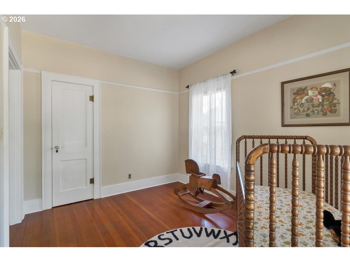 1970 Maple Ave Ne Property Photo 9