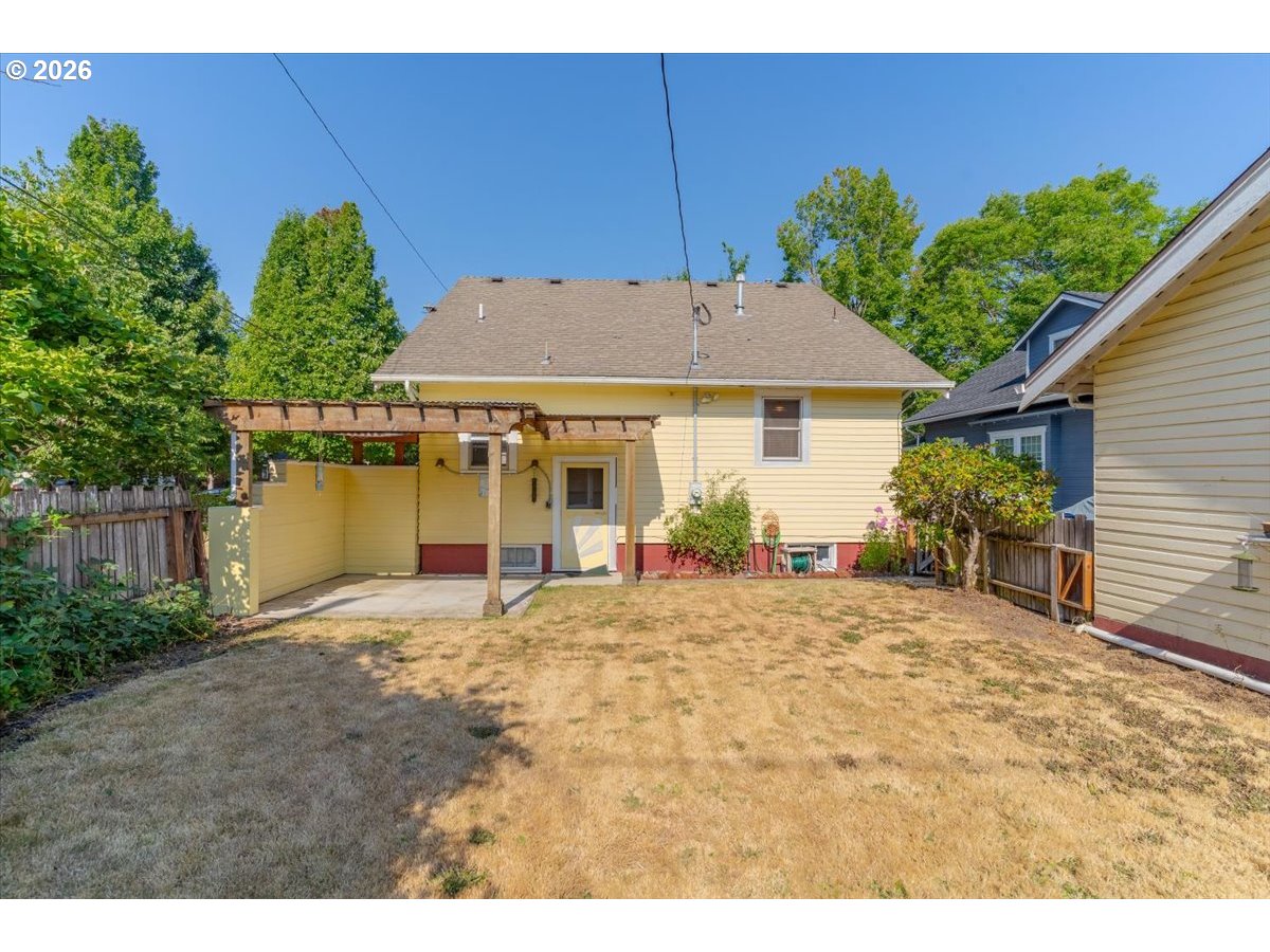 1970 Maple Ave Ne Property Photo 45