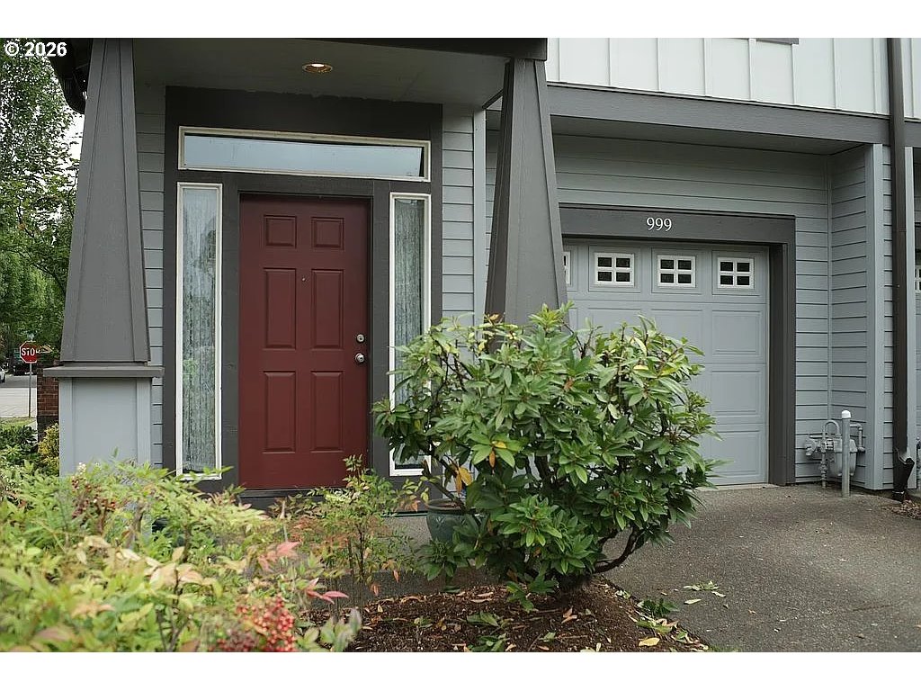 999 SE SACHA PL Property Photo 1