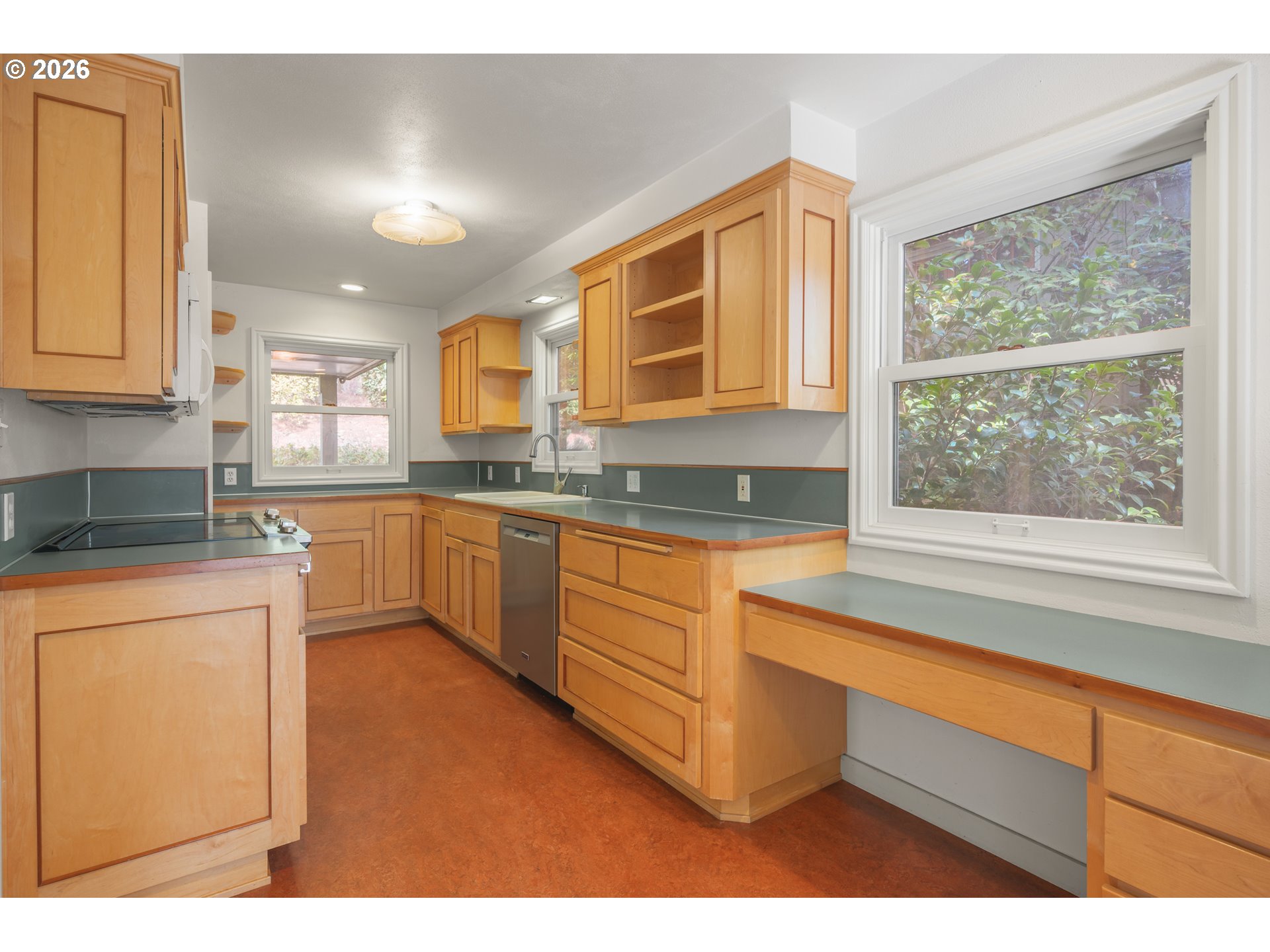 2362 Charnelton St Property Photo 15