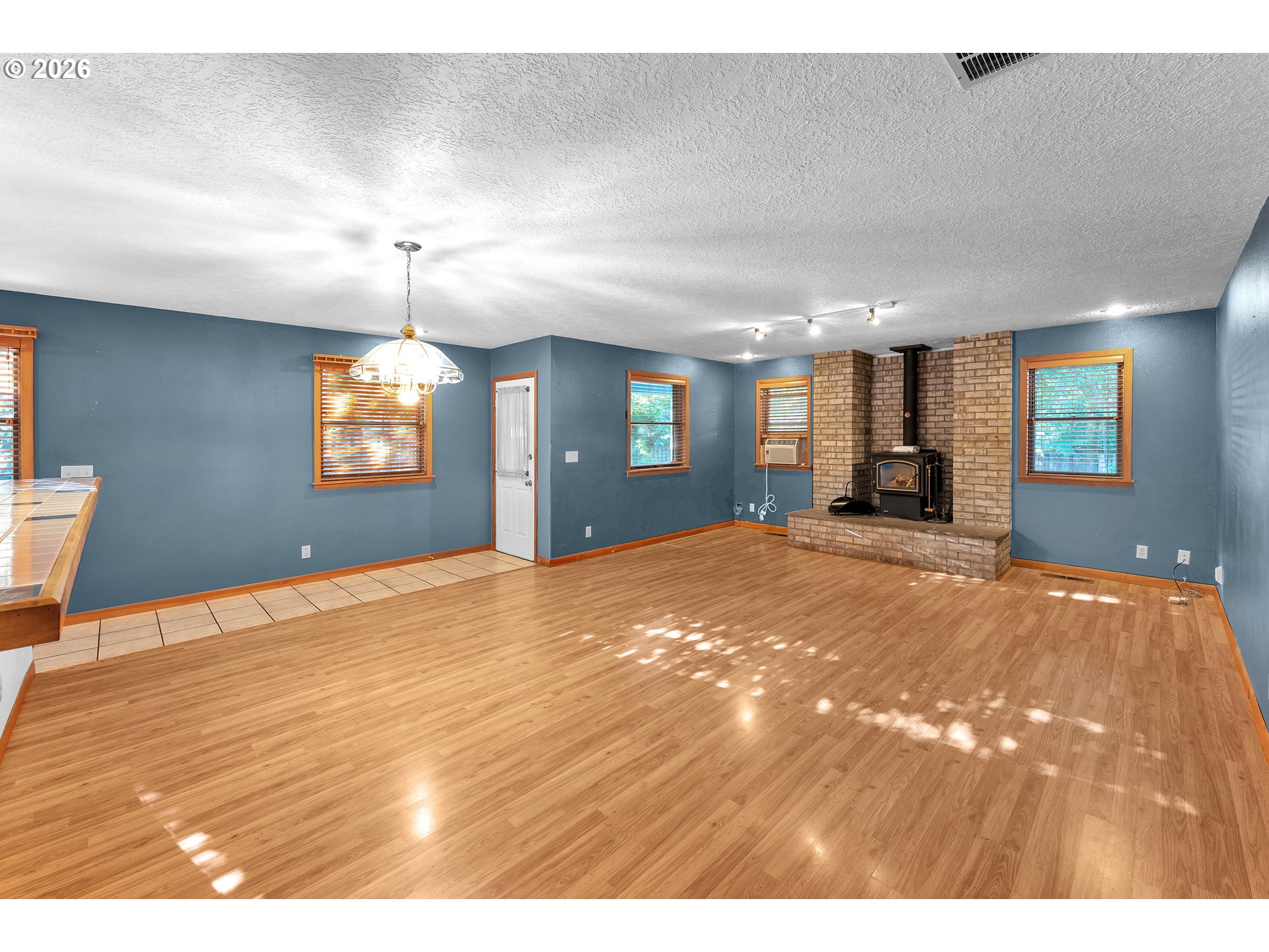 600 E Mountainview Dr Property Photo 10