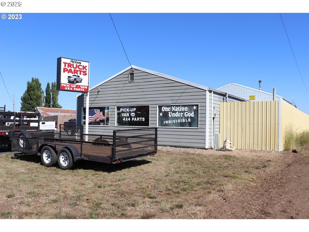 17308 Highway 99e Property Photo 2
