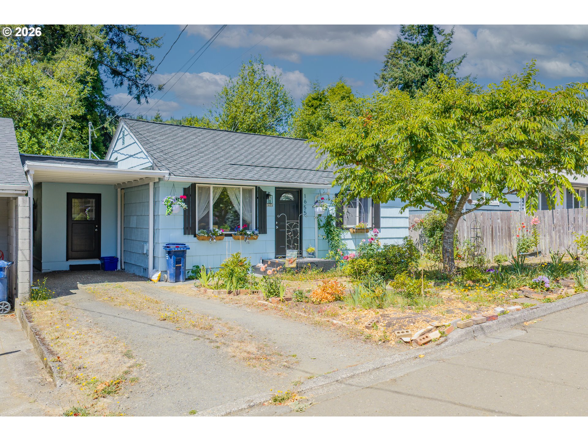 1655 N JUNIPER ST Property Photo 1