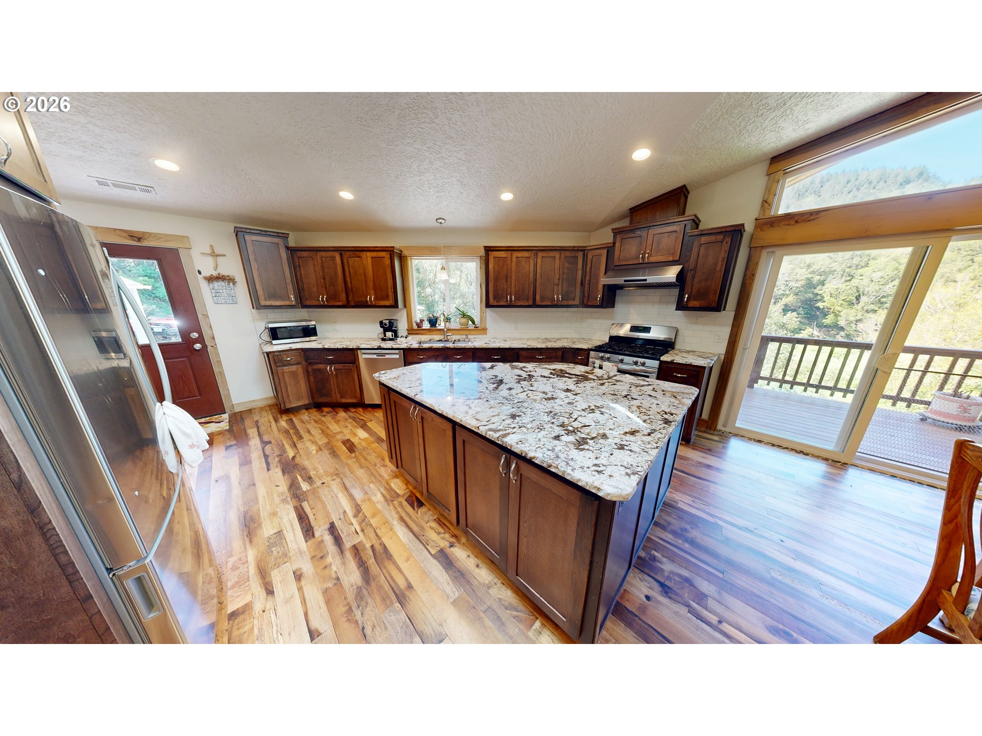 17638 Lewis Creek Rd Property Photo 4