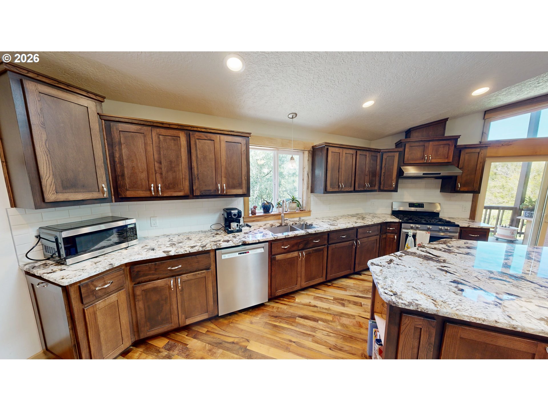 17638 Lewis Creek Rd Property Photo 5