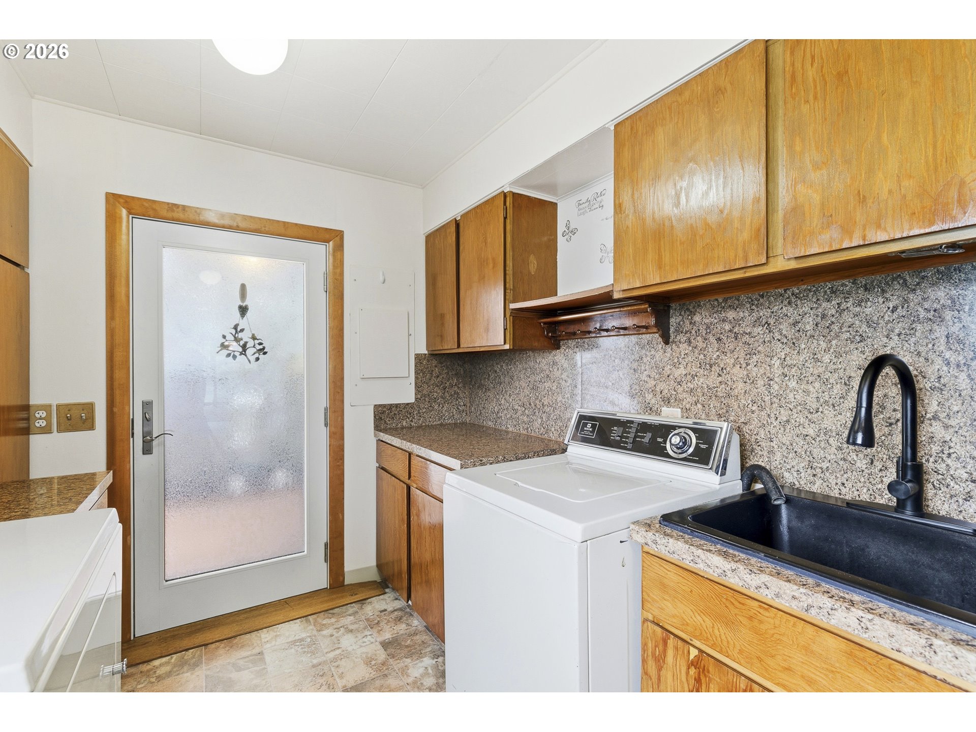 550 N Tomahawk Island Dr. Property Photo 6