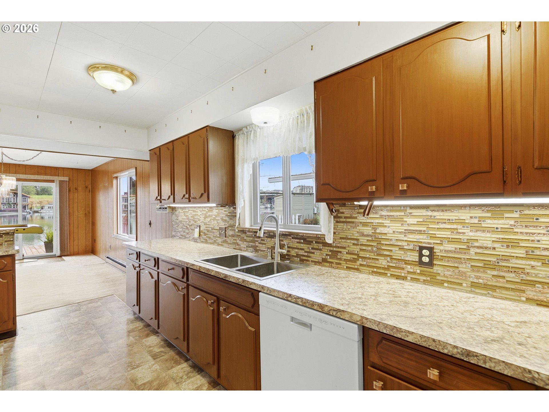 550 N Tomahawk Island Dr. Property Photo 9