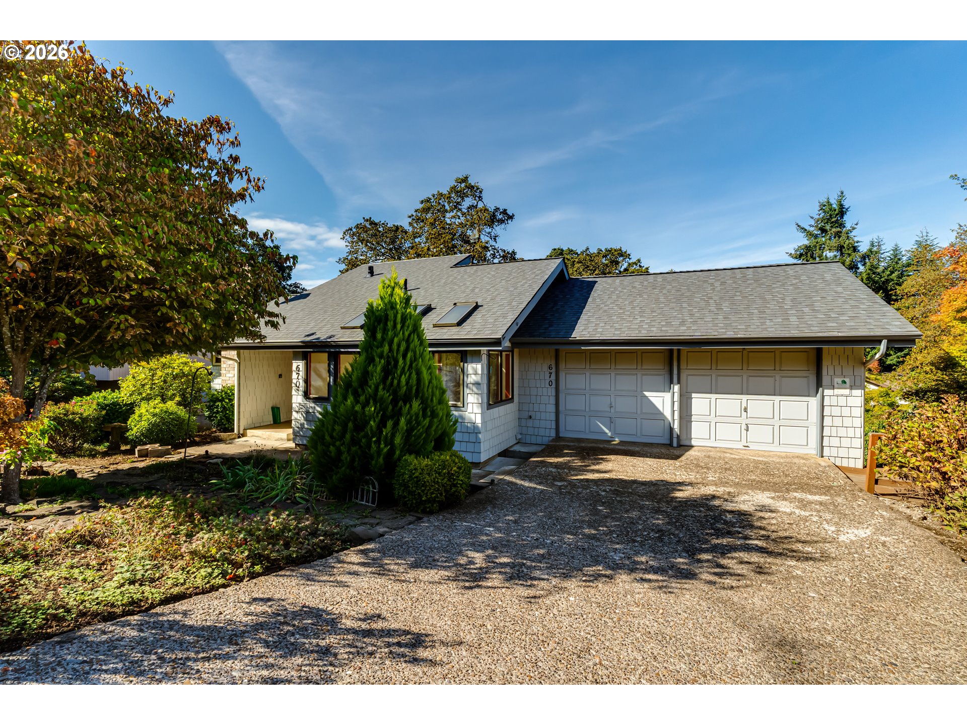 670 Woodcrest Dr Property Photo 1