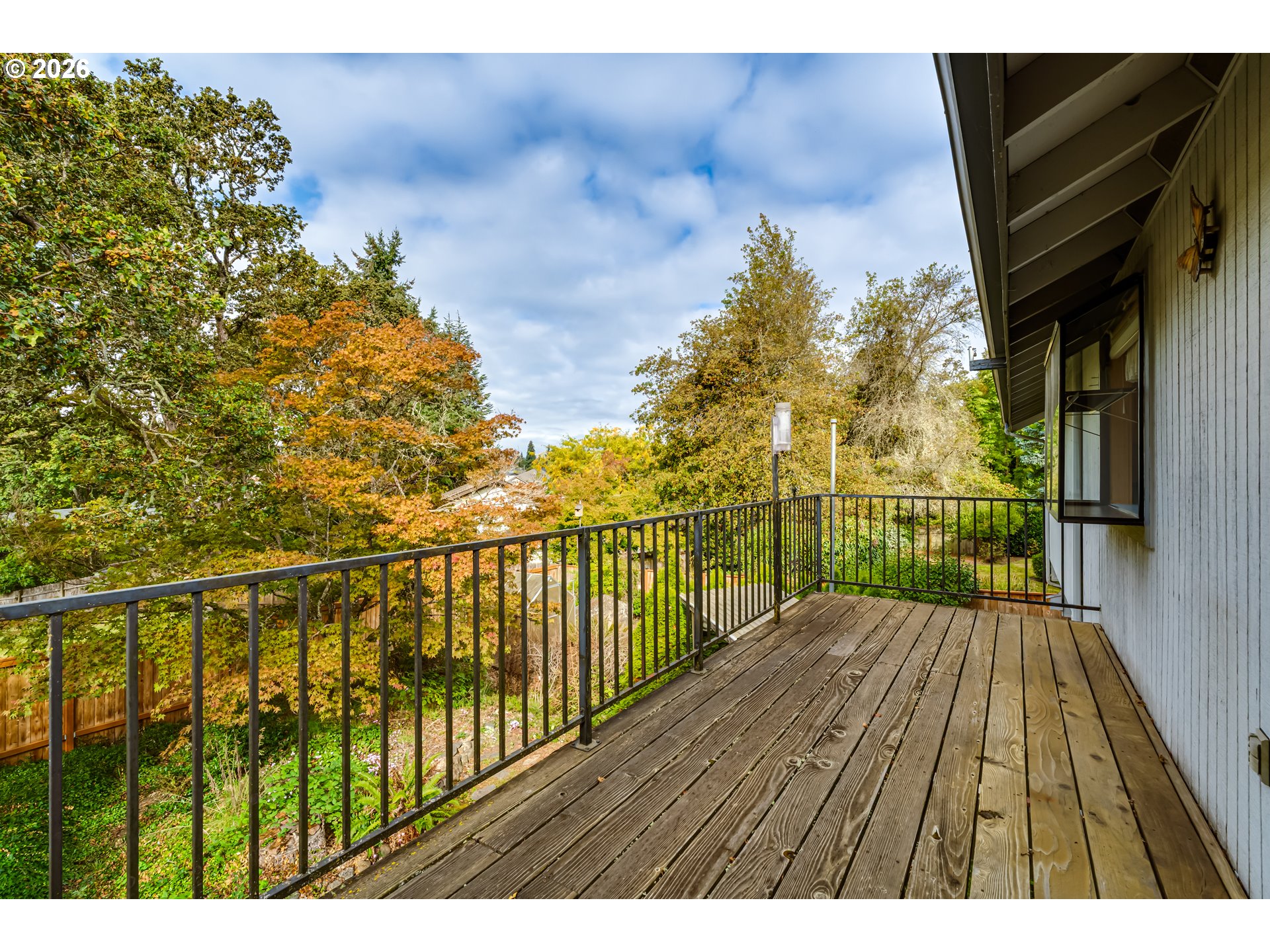 670 Woodcrest Dr Property Photo 3