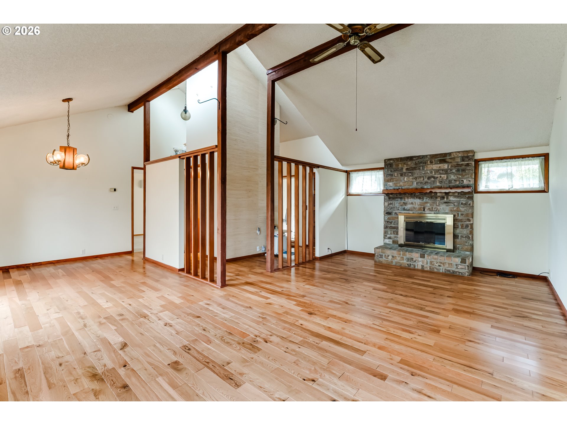 670 Woodcrest Dr Property Photo 4