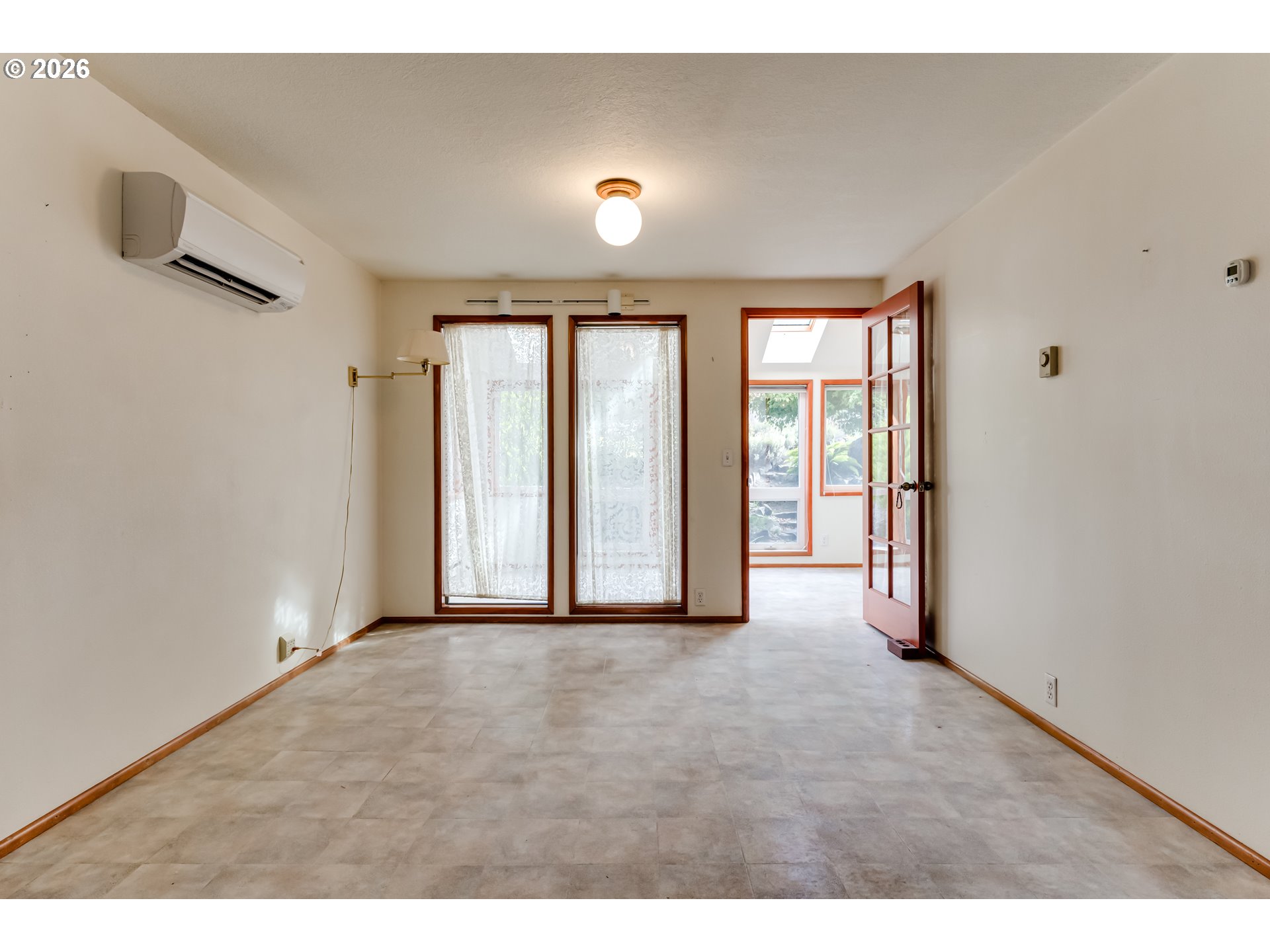 670 Woodcrest Dr Property Photo 12