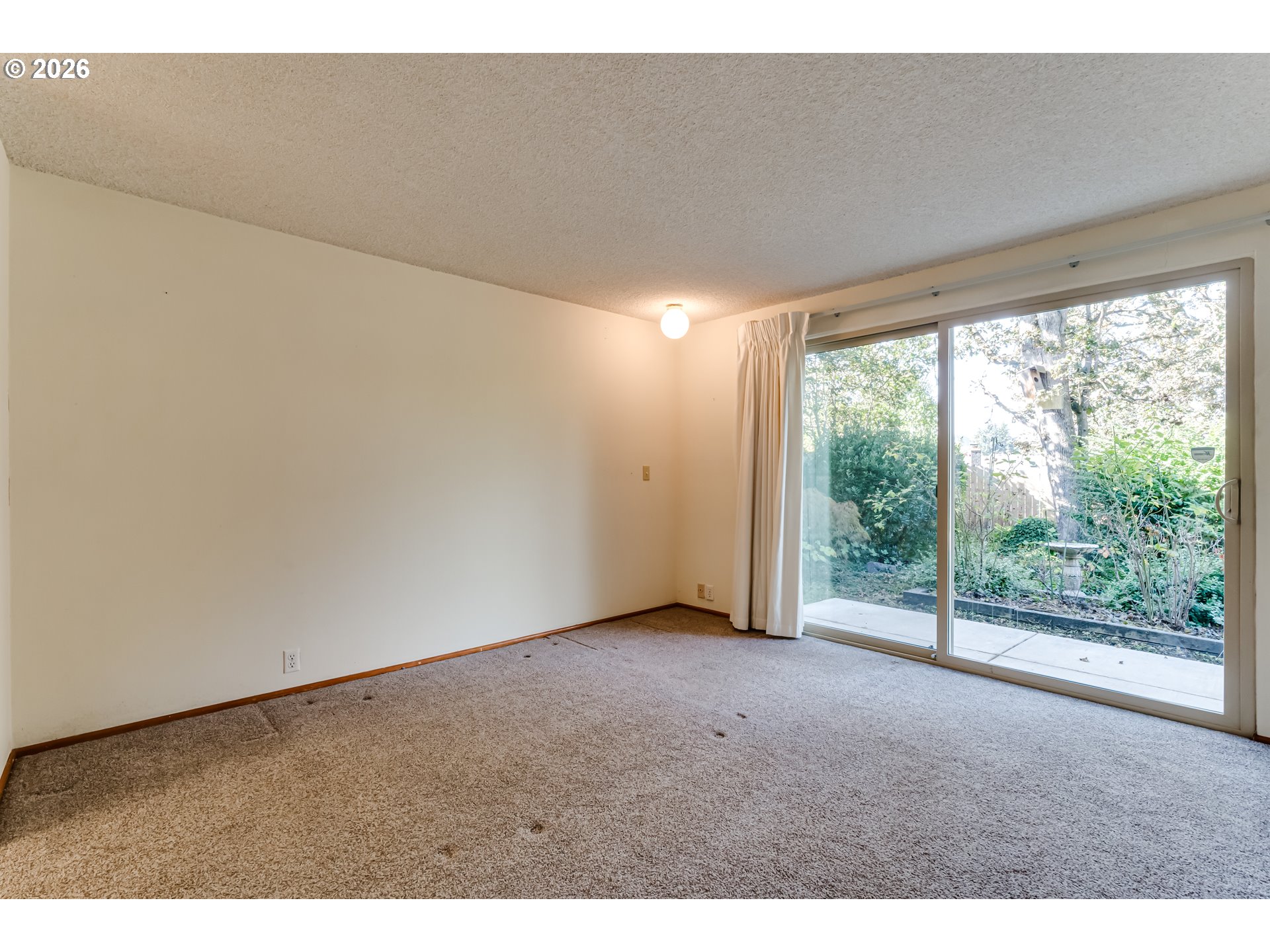 670 Woodcrest Dr Property Photo 14