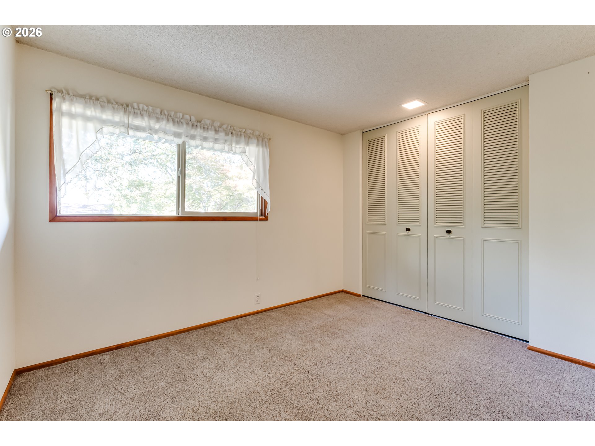 670 Woodcrest Dr Property Photo 16