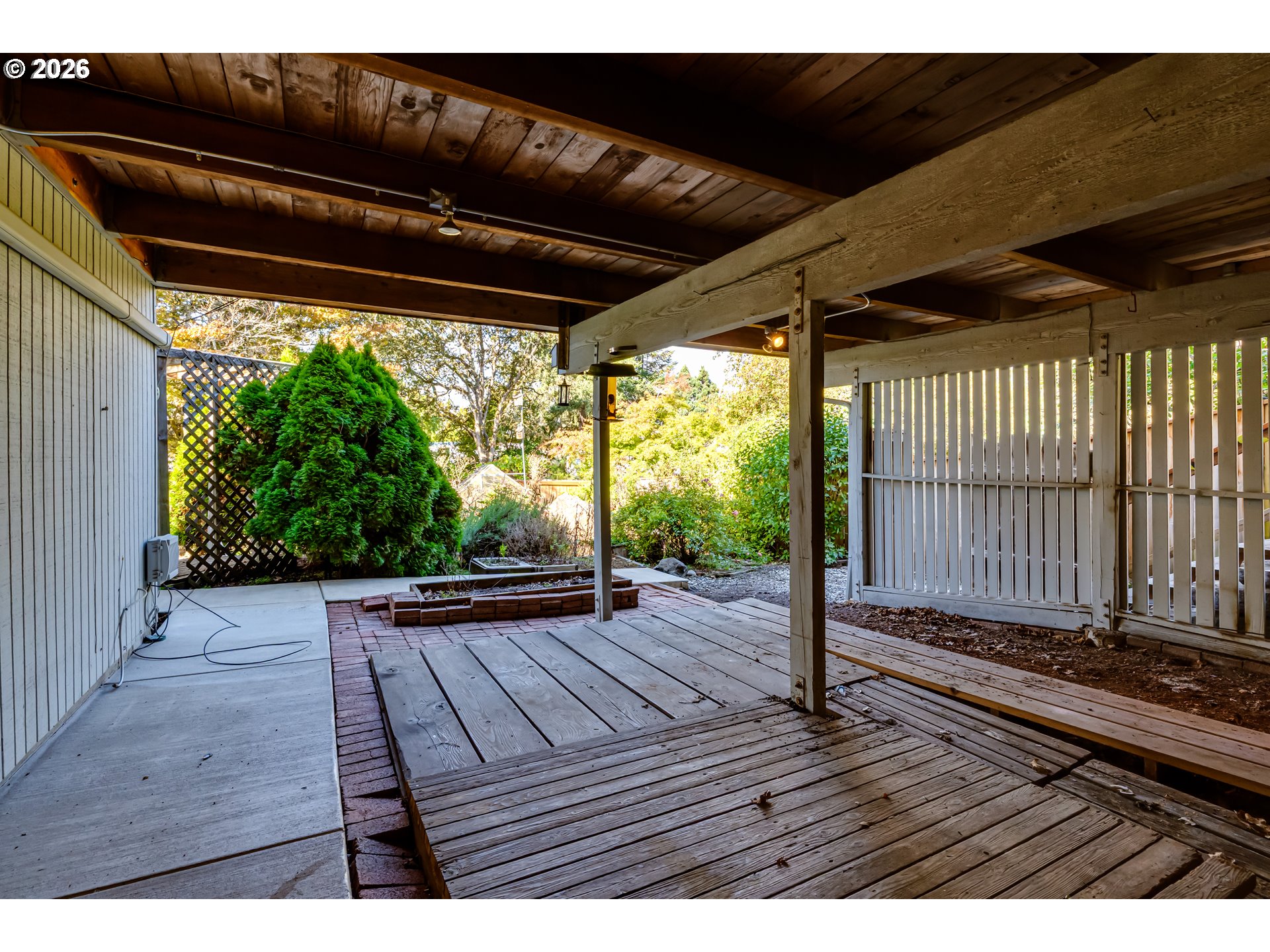 670 Woodcrest Dr Property Photo 25