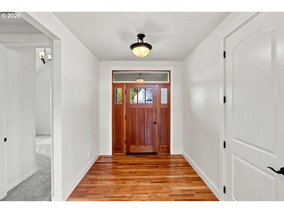 1096 8th Ave Property Photo 5