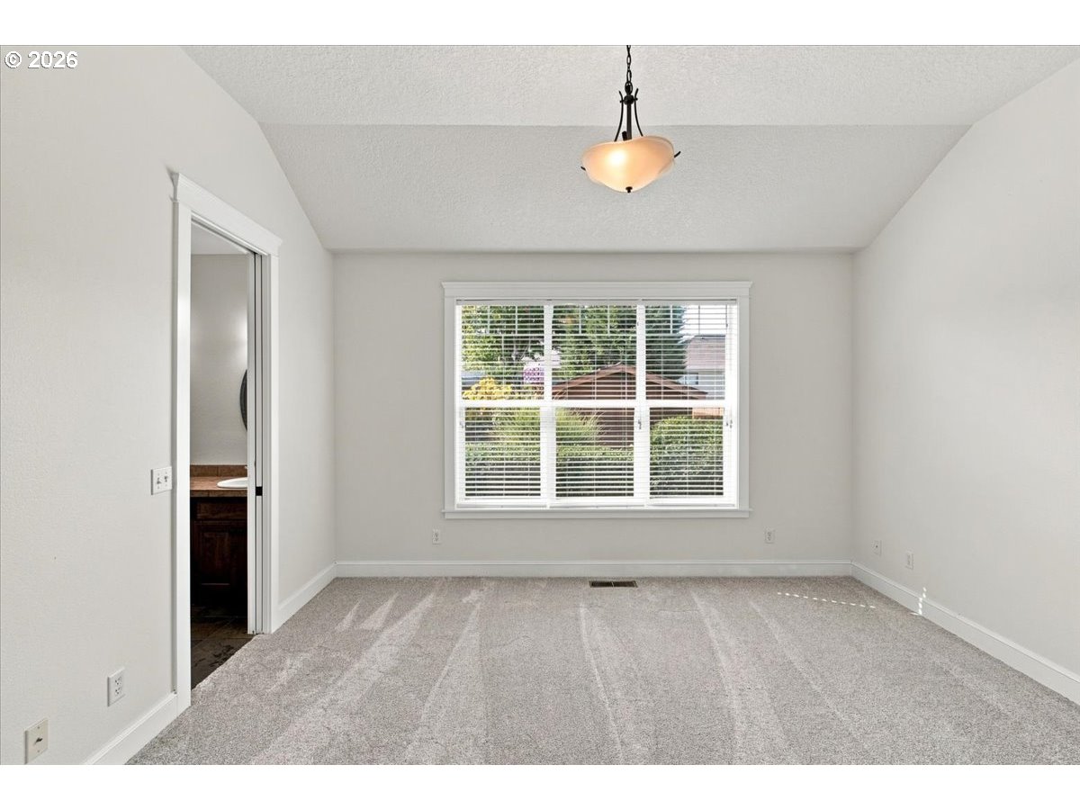 1096 8th Ave Property Photo 18