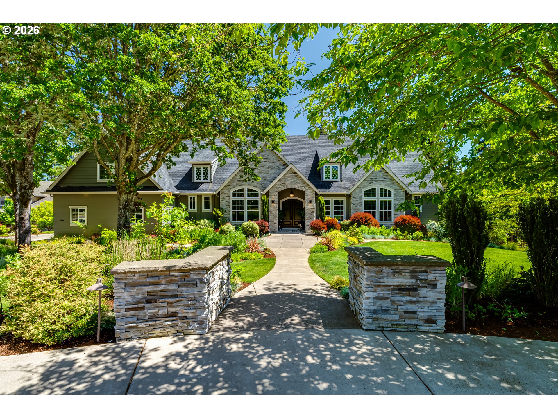 3944 Los Altos Ln Property Photo 1